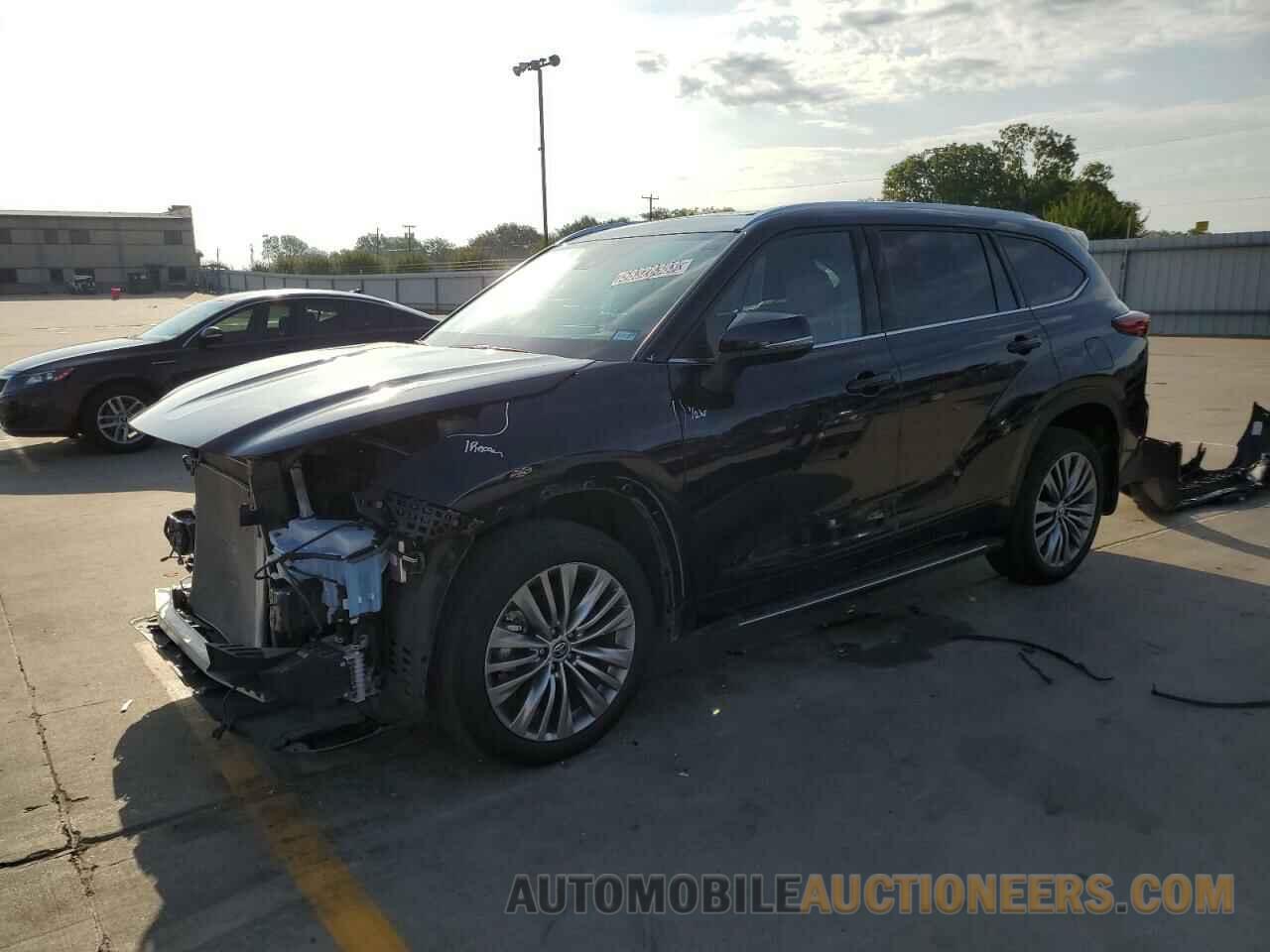 5TDFZRBH1NS180410 TOYOTA HIGHLANDER 2022