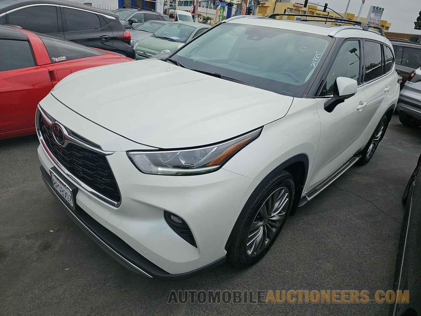 5TDFZRBH8LS003446 Toyota Highlander 2020