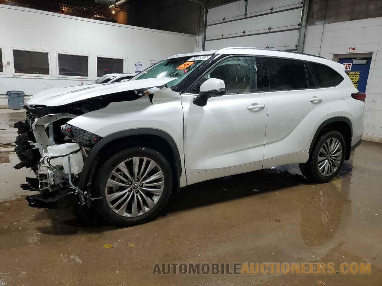 5TDFZRBHXNS162407 TOYOTA HIGHLANDER 2022