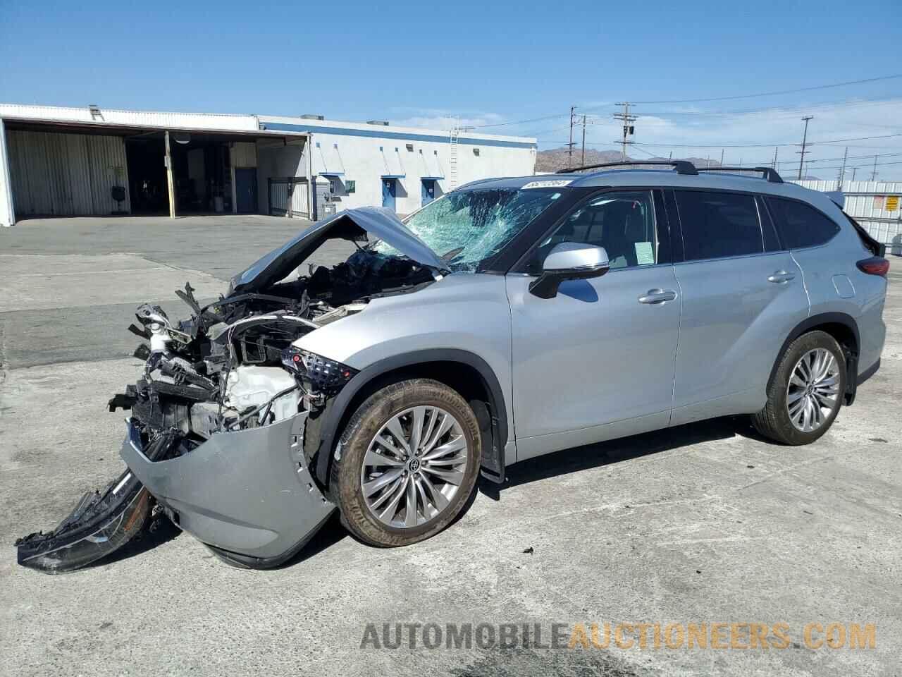 5TDFZRBHXNS252432 TOYOTA HIGHLANDER 2022