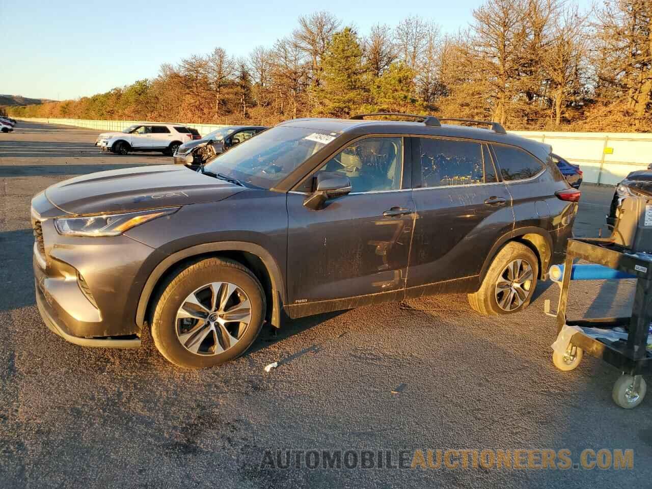 5TDGBRCH1MS518667 TOYOTA HIGHLANDER 2021