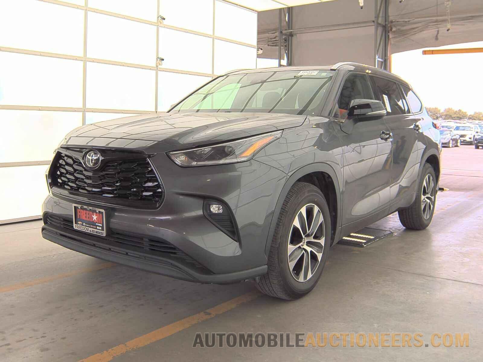 5TDGZRAH1MS531739 Toyota Highlander 2021