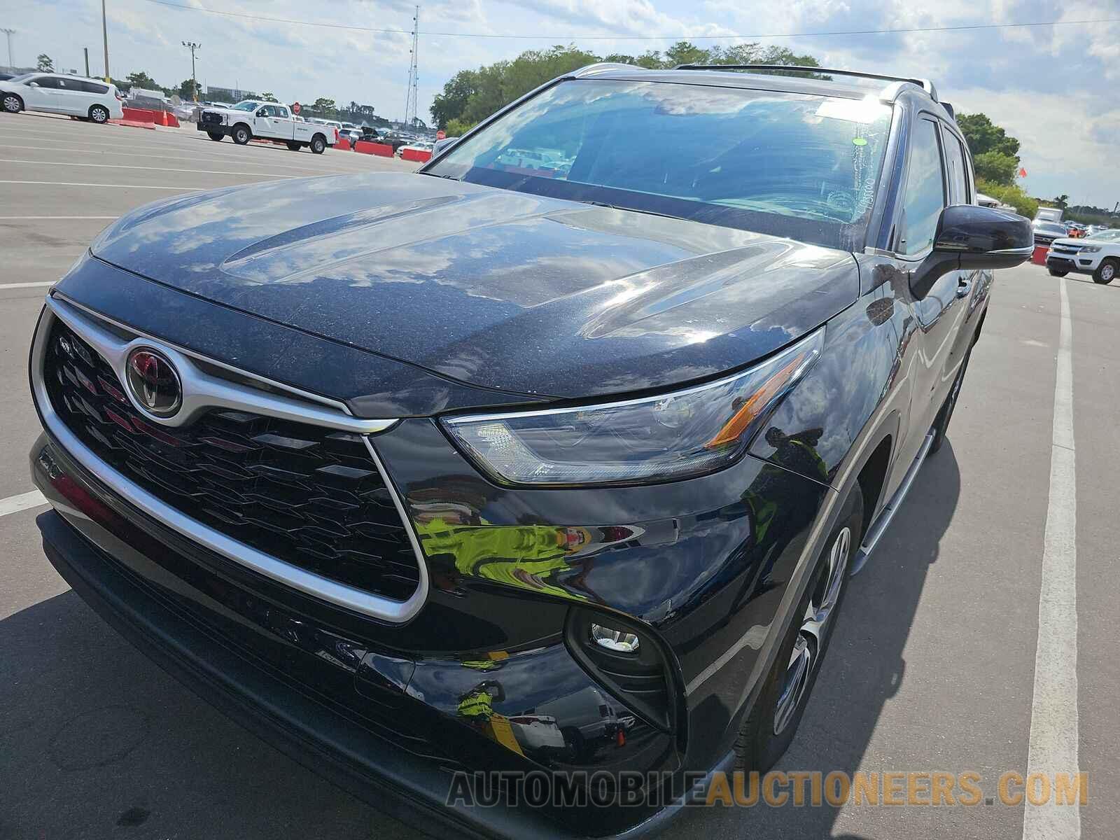 5TDGZRAH6MS524155 Toyota Highlander 2021