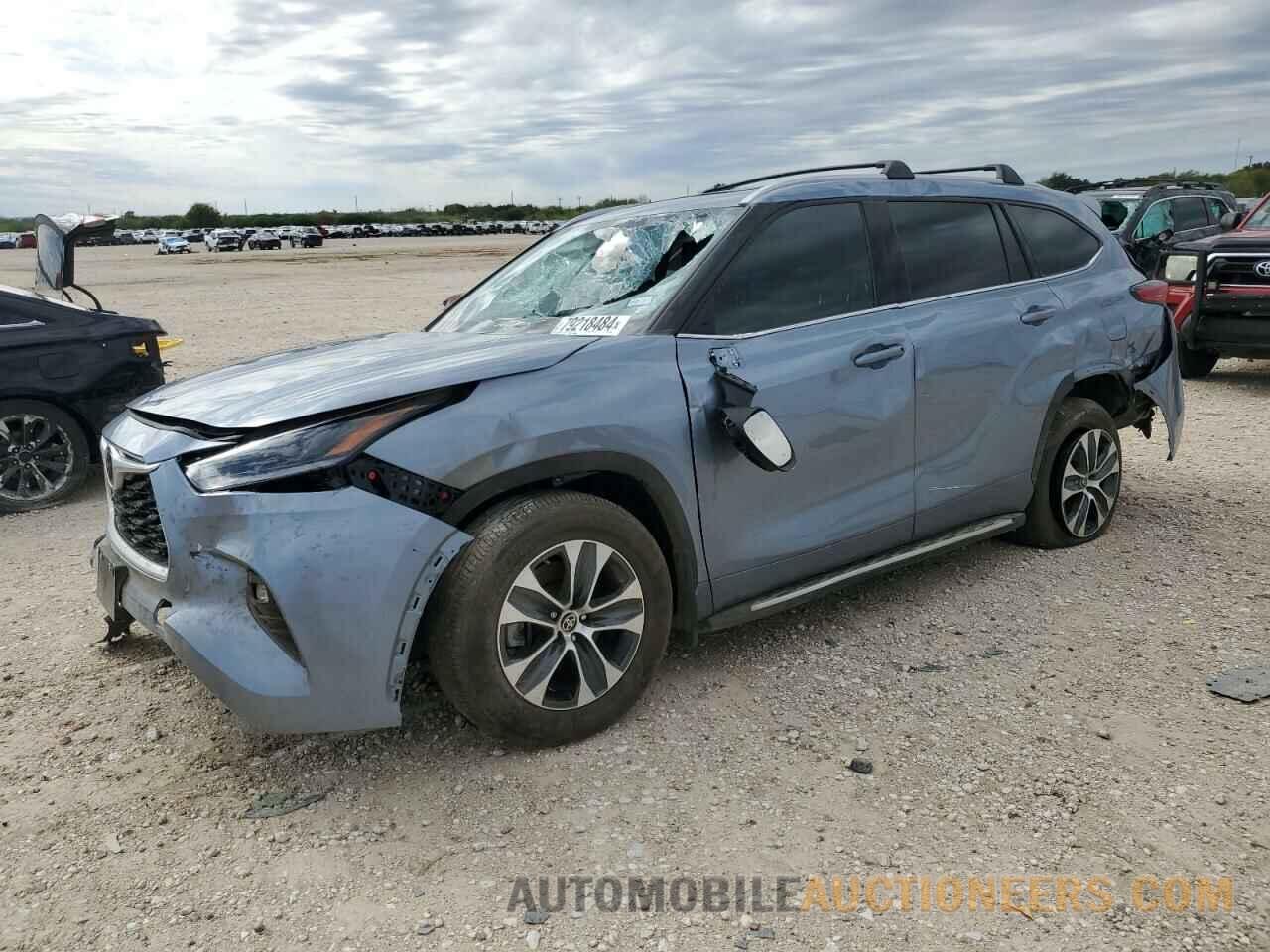 5TDGZRAH8NS138046 TOYOTA HIGHLANDER 2022