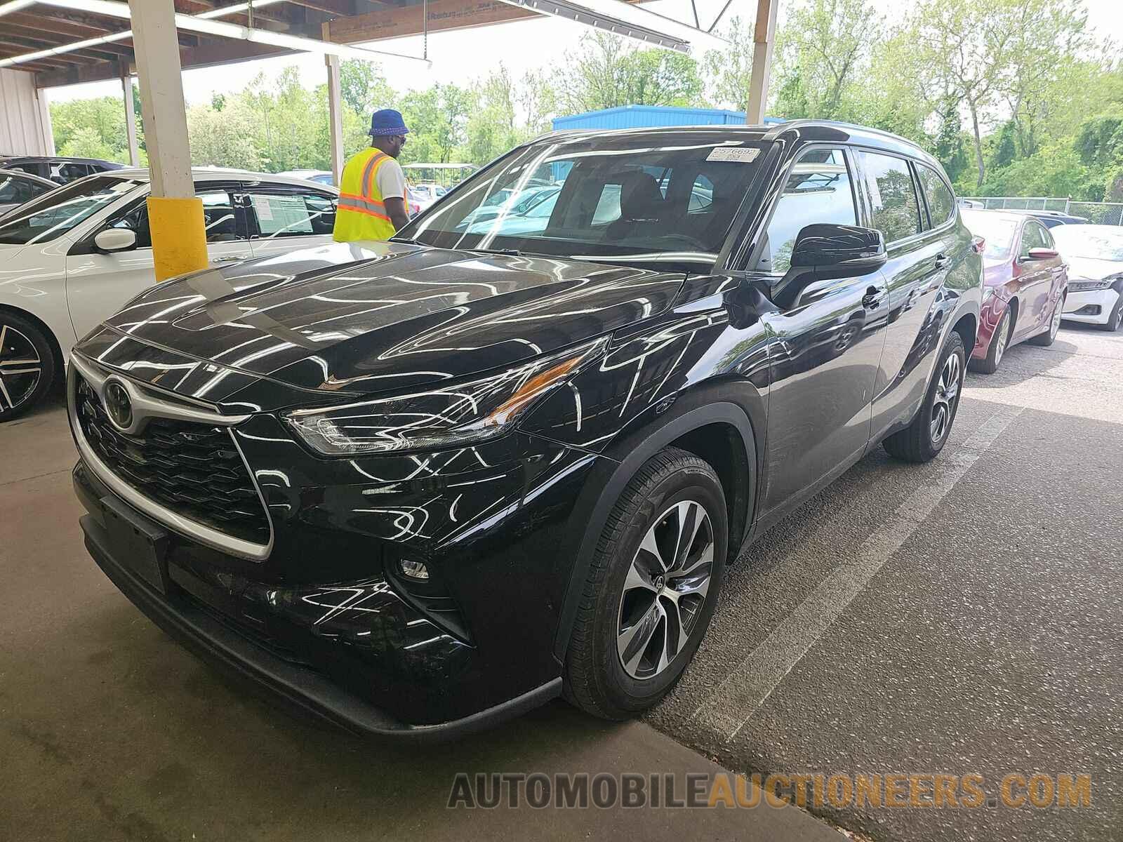 5TDGZRAH9MS515790 Toyota Highlander 2021