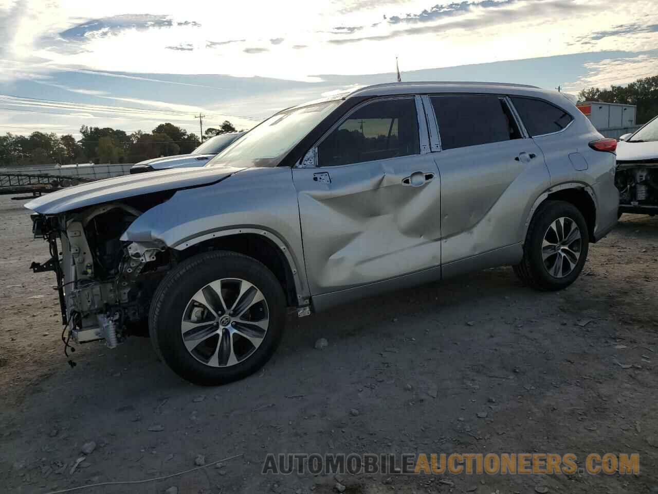 5TDGZRAH9NS135687 TOYOTA HIGHLANDER 2022