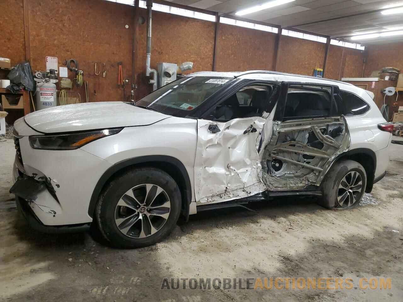 5TDGZRBH0MS099045 TOYOTA HIGHLANDER 2021