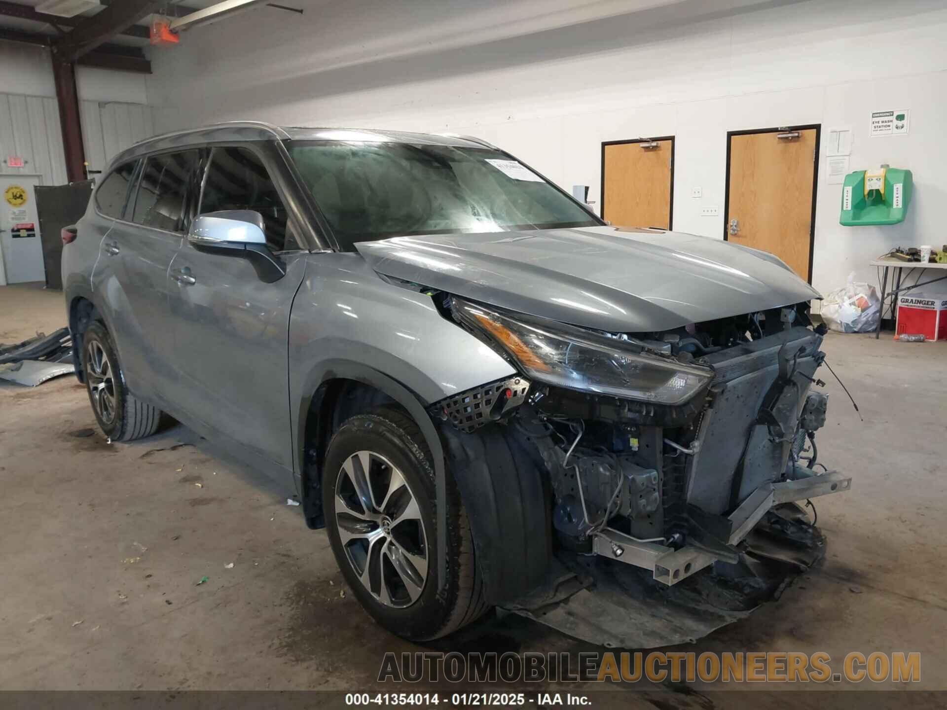 5TDGZRBH0MS148244 TOYOTA HIGHLANDER 2021