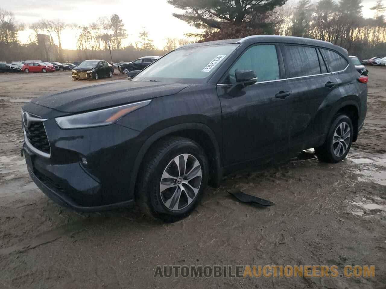 5TDGZRBH0MS549714 TOYOTA HIGHLANDER 2021