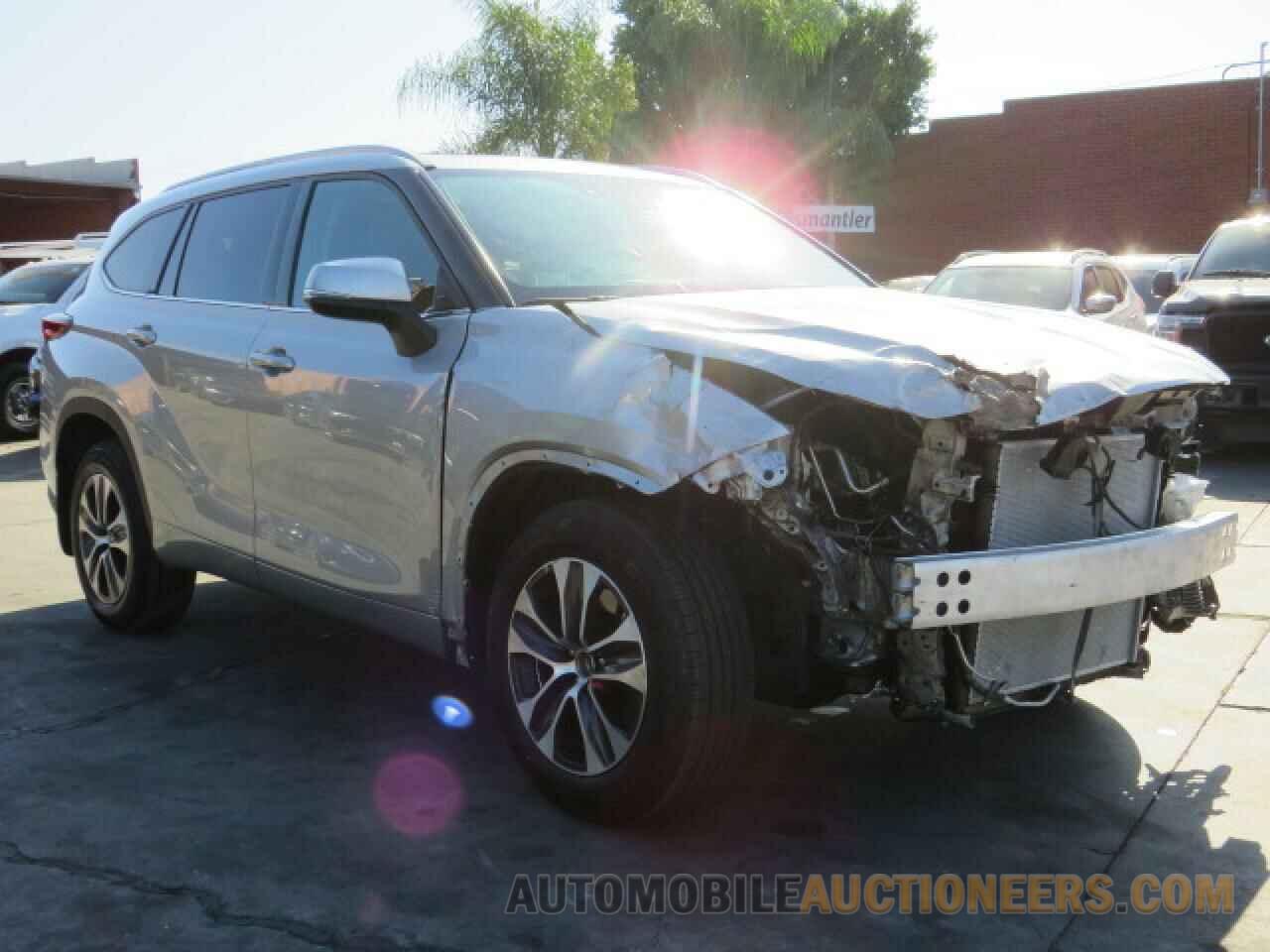 5TDGZRBH0NS201574 TOYOTA HIGHLANDER 2022