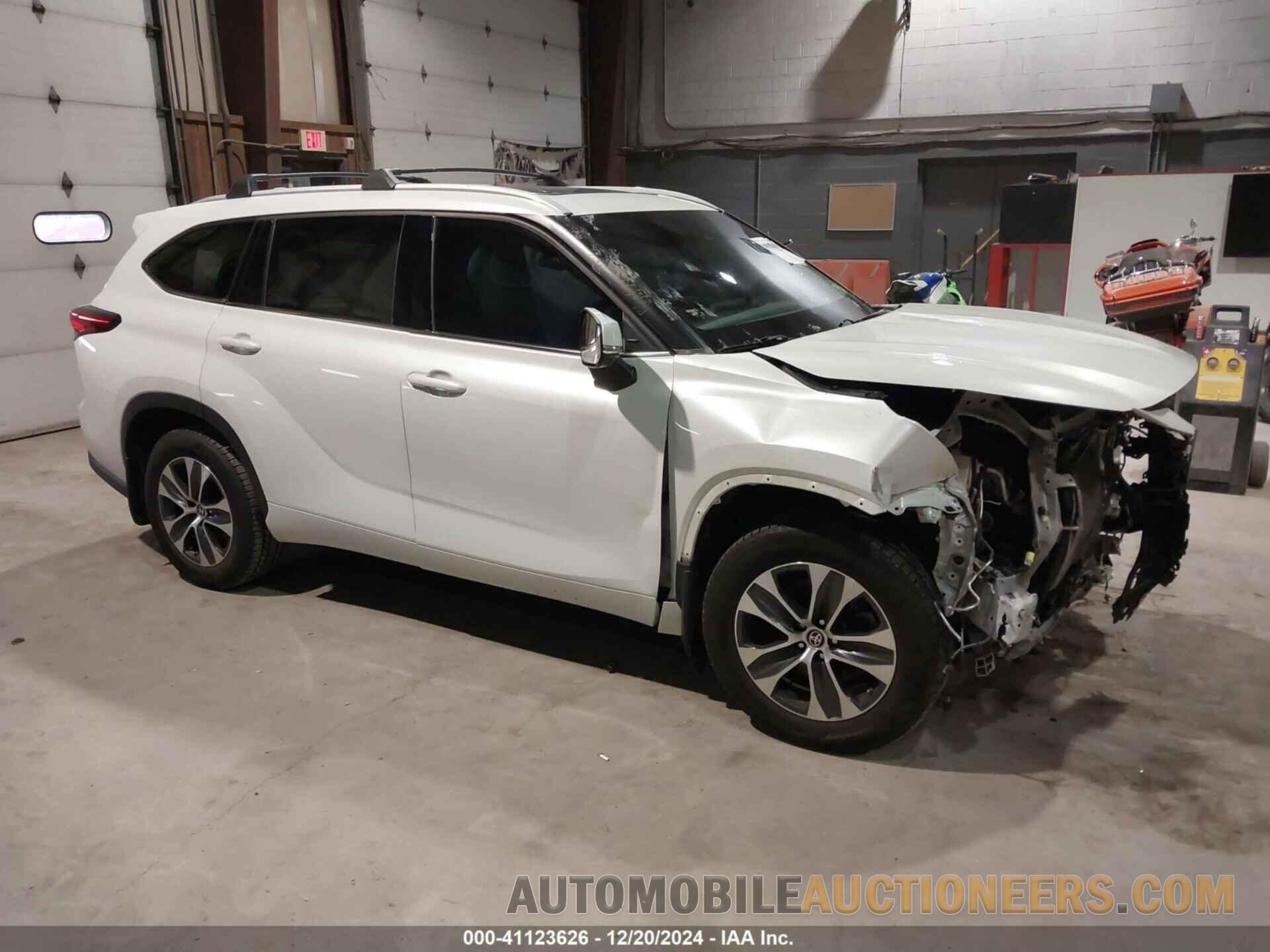 5TDGZRBH0NS224174 TOYOTA HIGHLANDER 2022