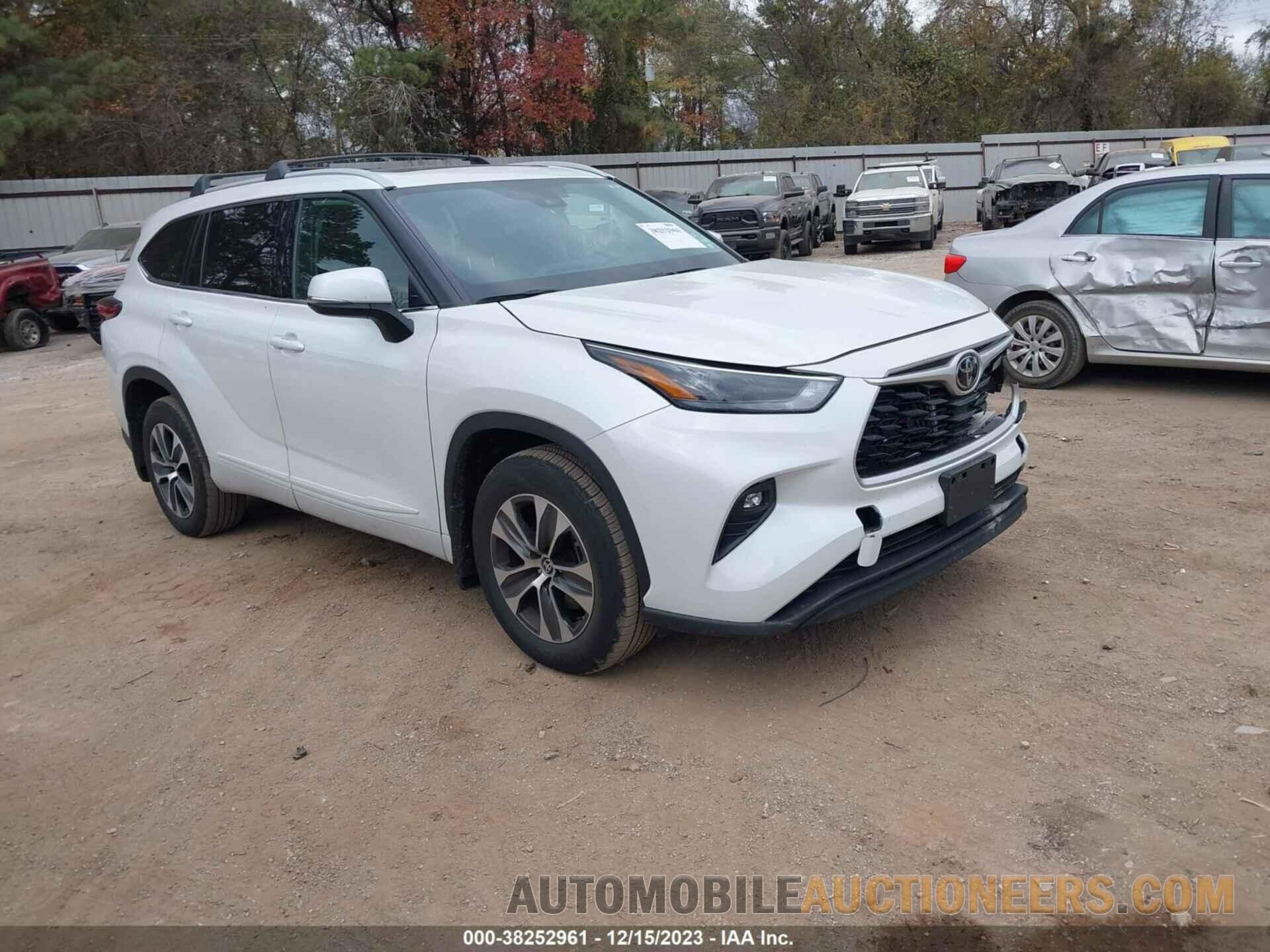 5TDGZRBH0NS247079 TOYOTA HIGHLANDER 2022