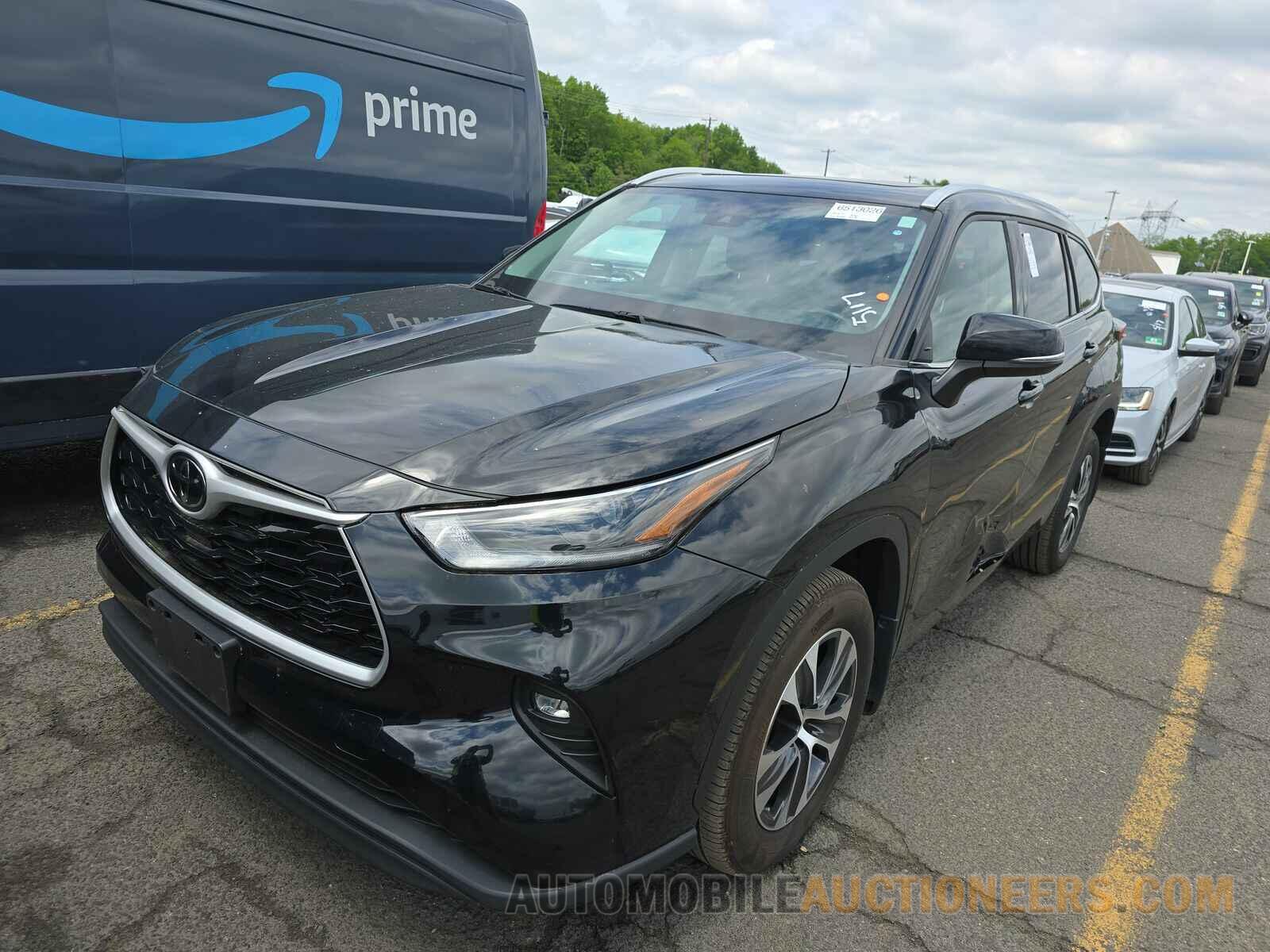 5TDGZRBH1MS112546 Toyota Highlander 2021