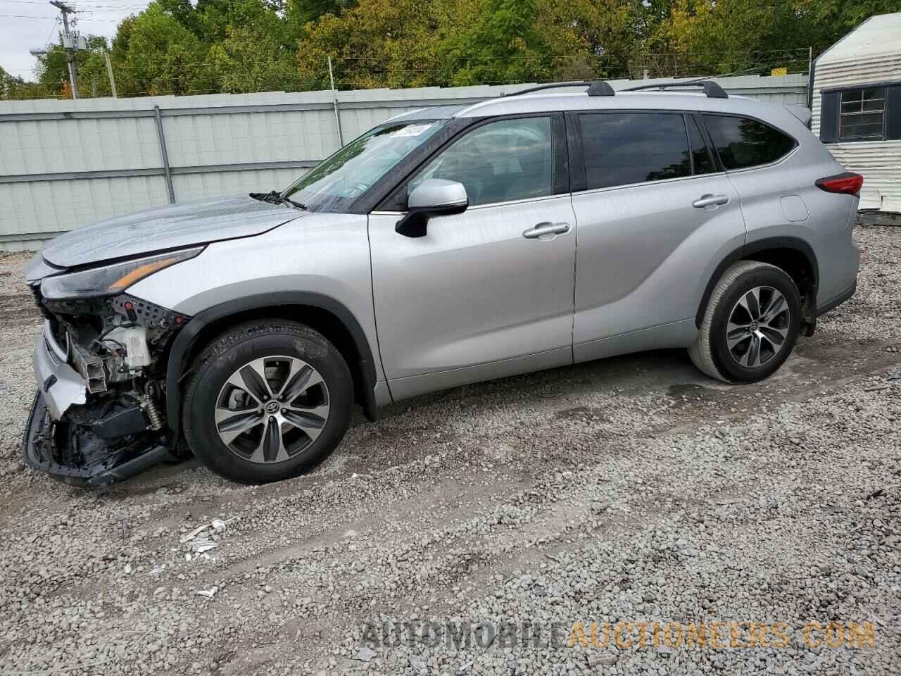 5TDGZRBH1NS225396 TOYOTA HIGHLANDER 2022