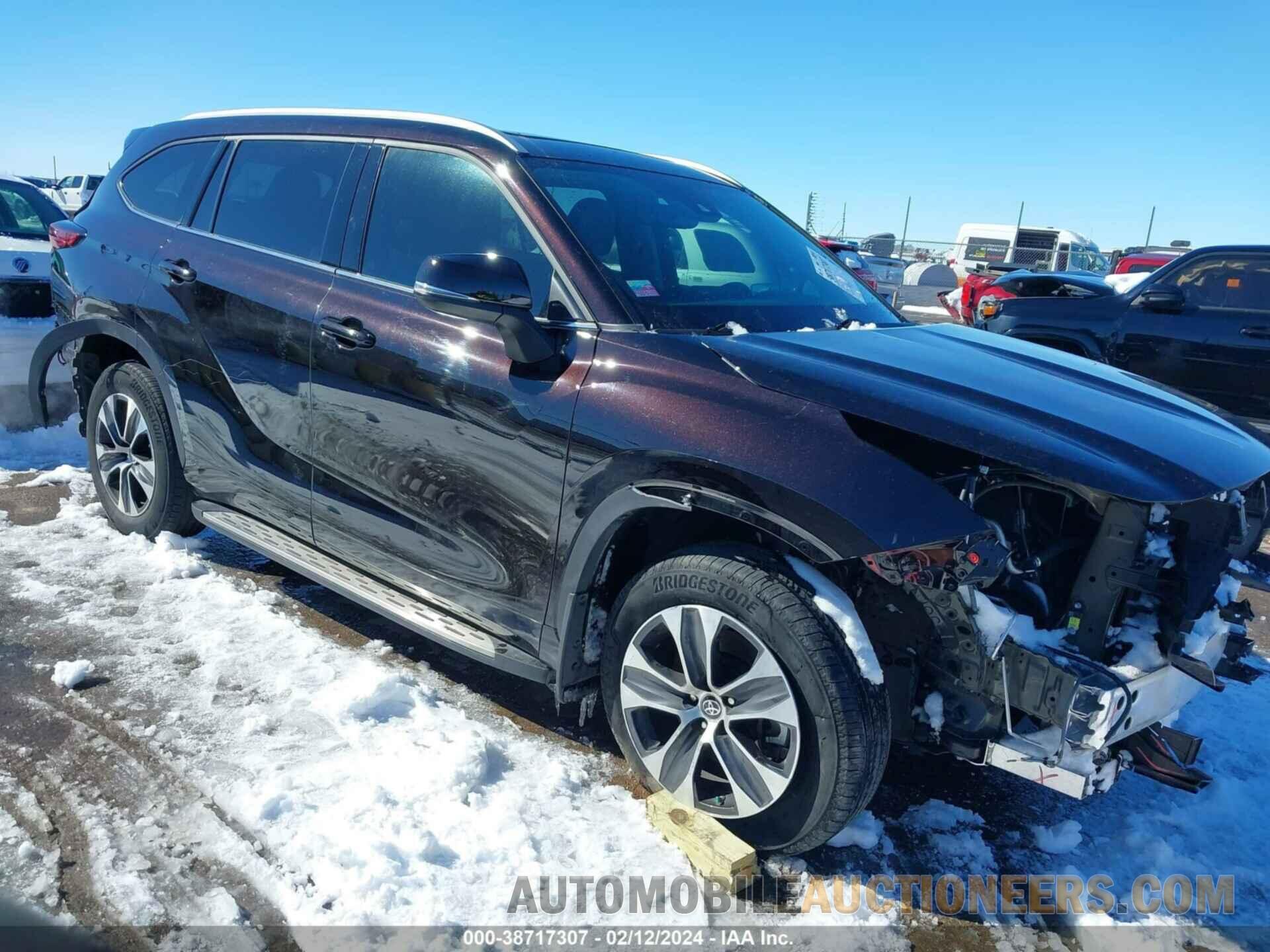 5TDGZRBH1NS228556 TOYOTA HIGHLANDER 2022