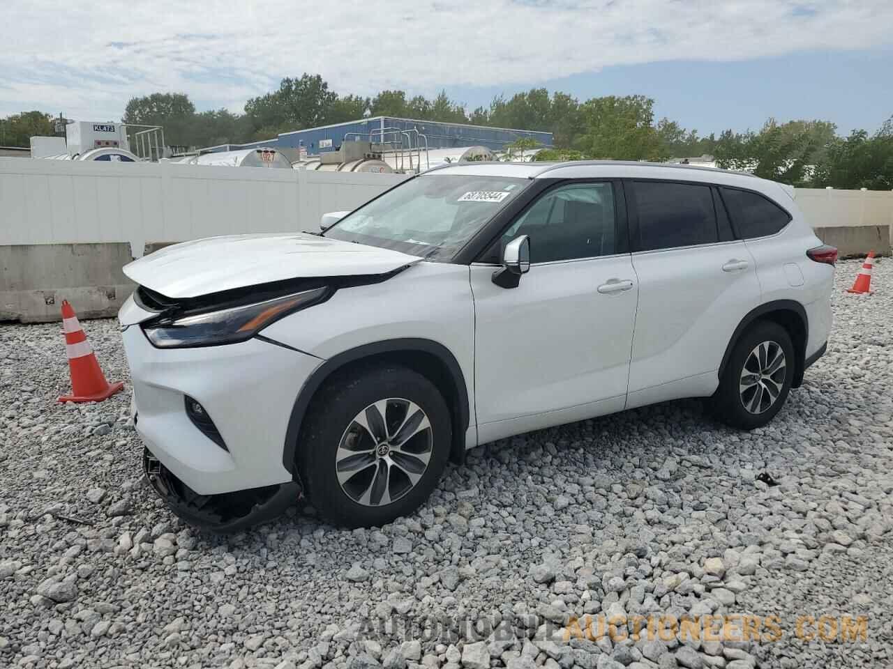 5TDGZRBH1NS577068 TOYOTA HIGHLANDER 2022