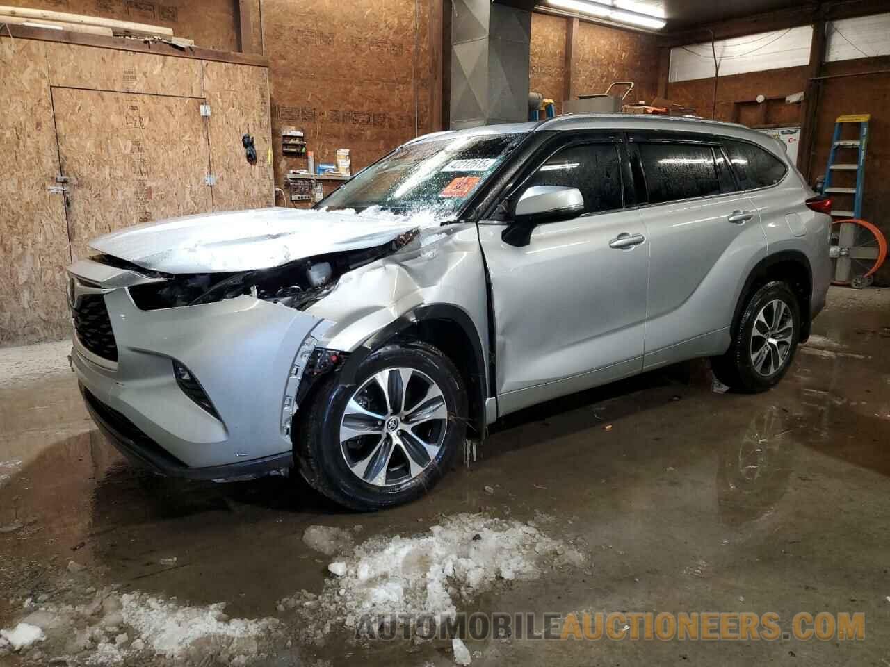 5TDGZRBH2MS558088 TOYOTA HIGHLANDER 2021