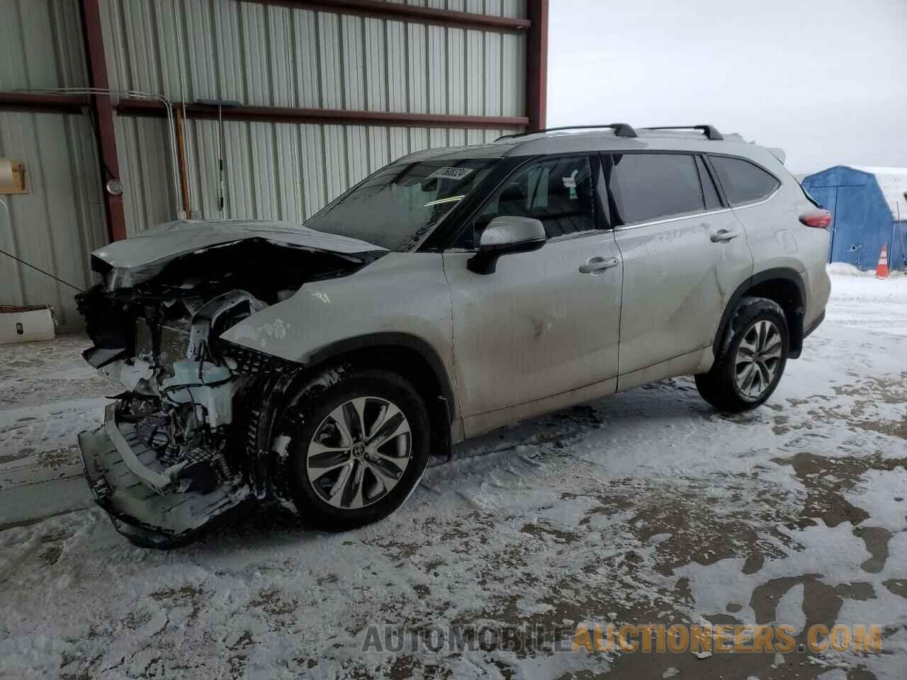 5TDGZRBH2NS180632 TOYOTA HIGHLANDER 2022