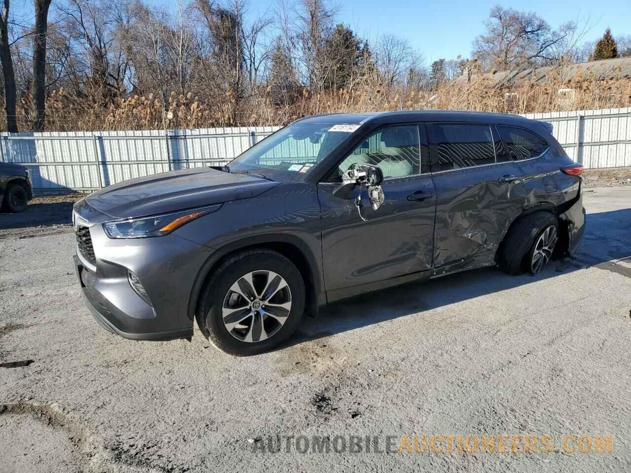 5TDGZRBH2NS212818 TOYOTA HIGHLANDER 2022