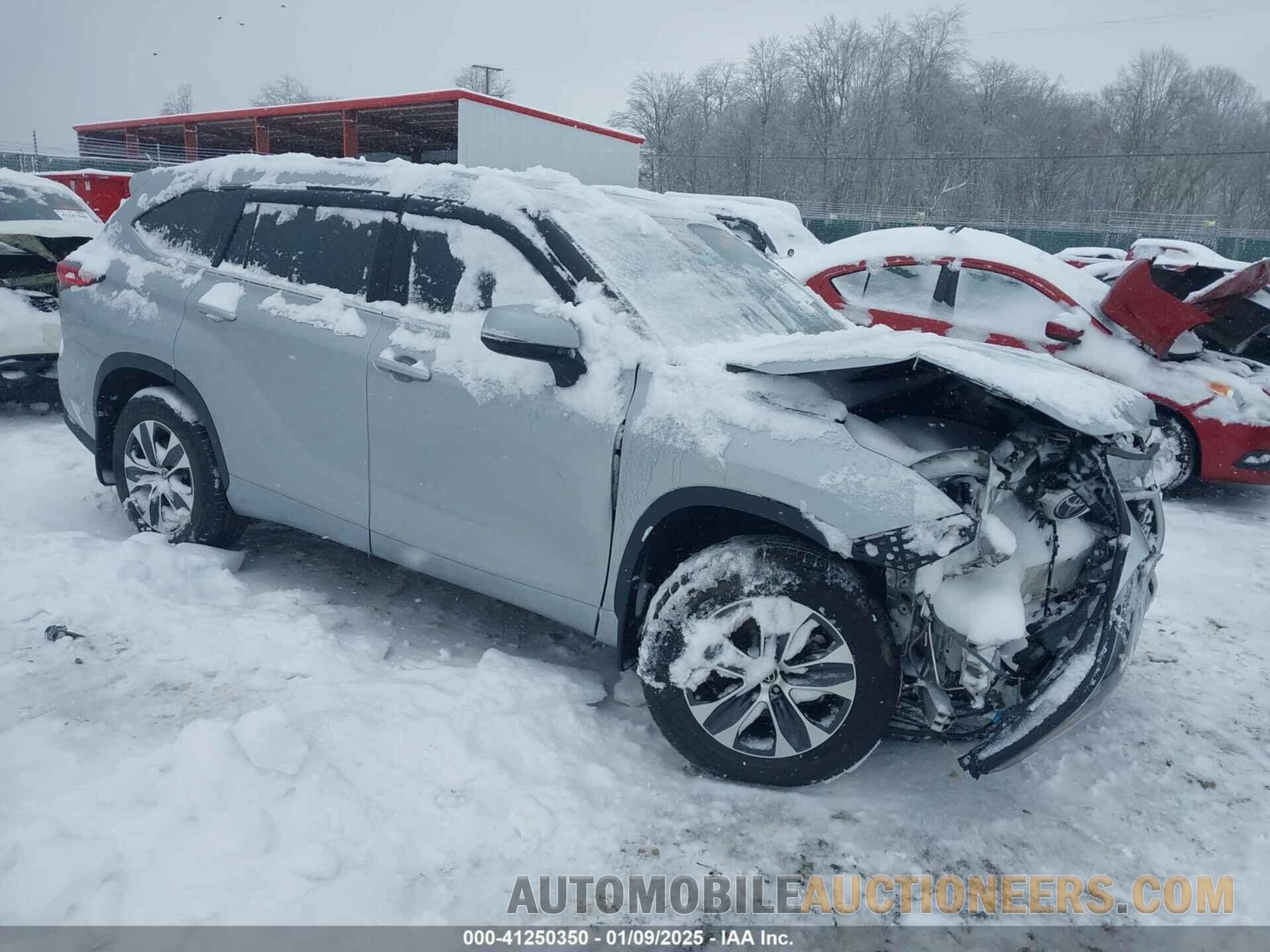 5TDGZRBH2NS240375 TOYOTA HIGHLANDER 2022