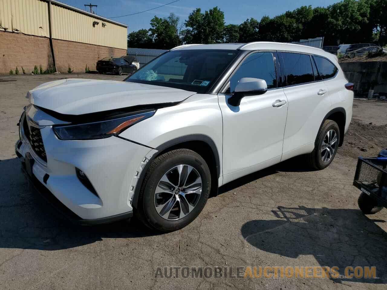 5TDGZRBH3NS591795 TOYOTA HIGHLANDER 2022