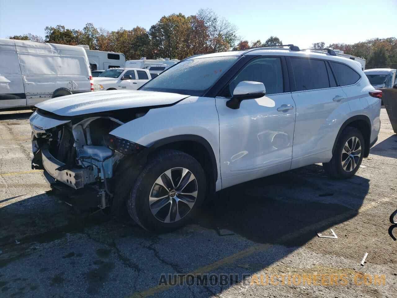 5TDGZRBH4NS167672 TOYOTA HIGHLANDER 2022