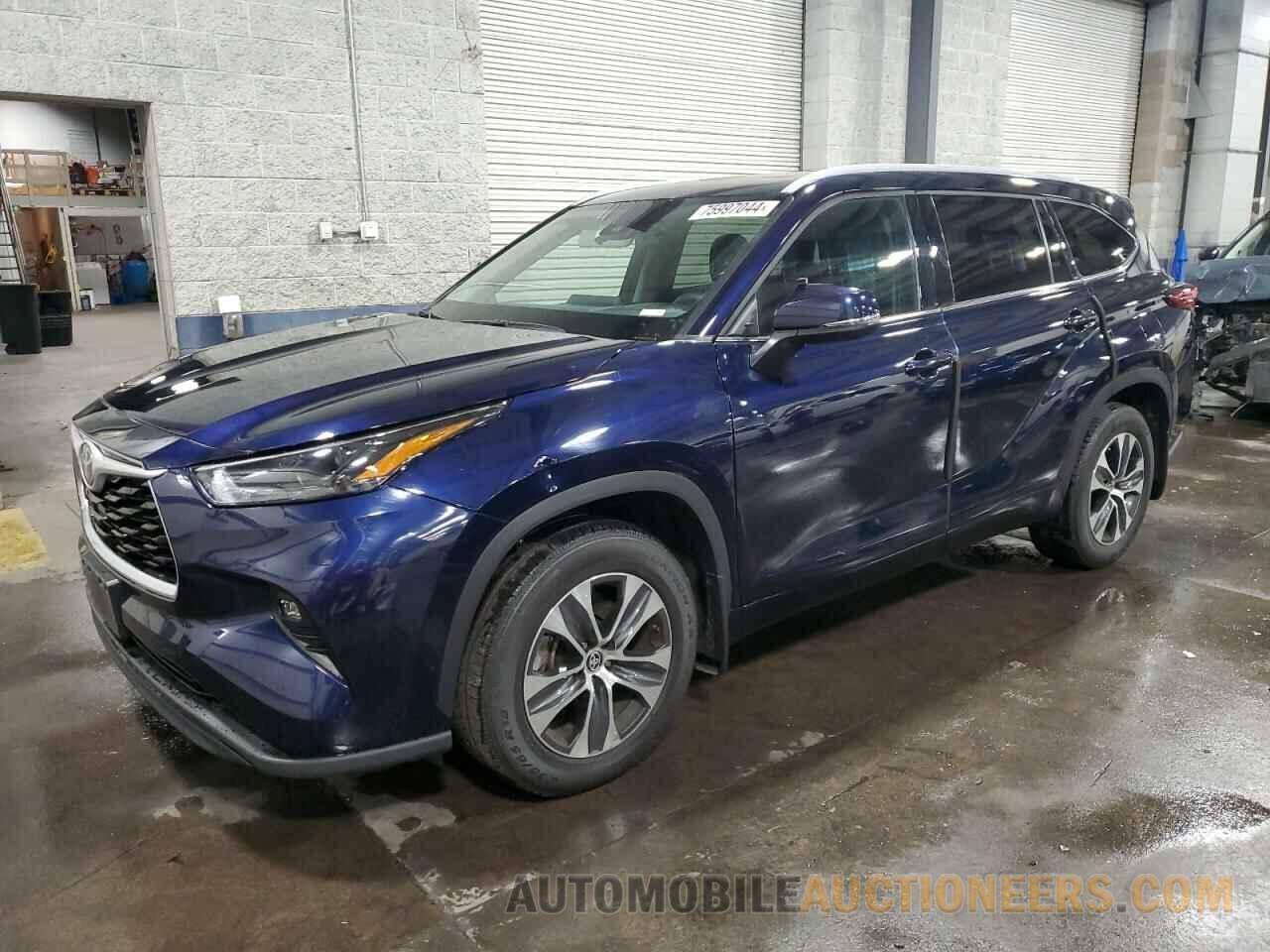 5TDGZRBH4NS586282 TOYOTA HIGHLANDER 2022