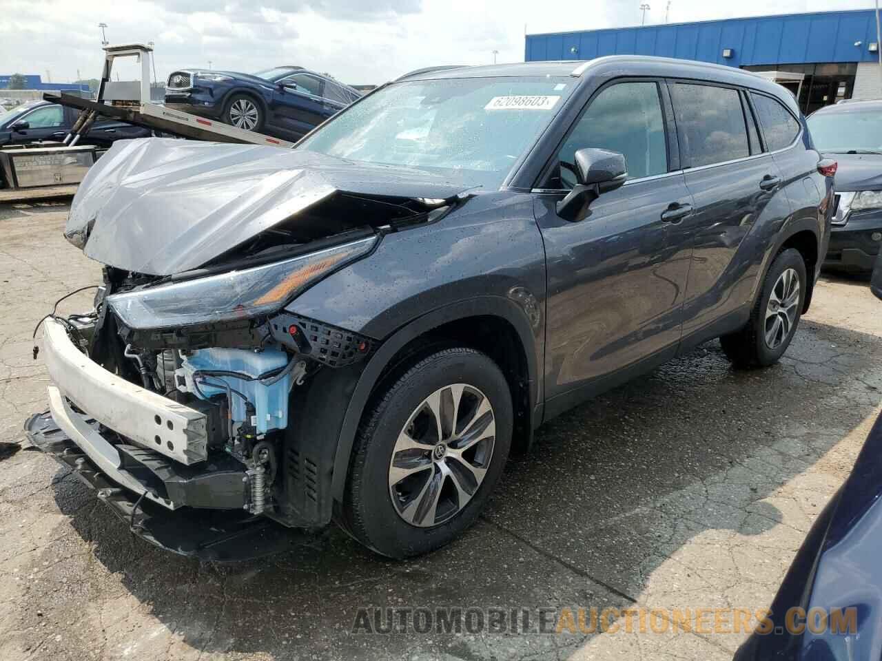 5TDGZRBH5NS181595 TOYOTA HIGHLANDER 2022