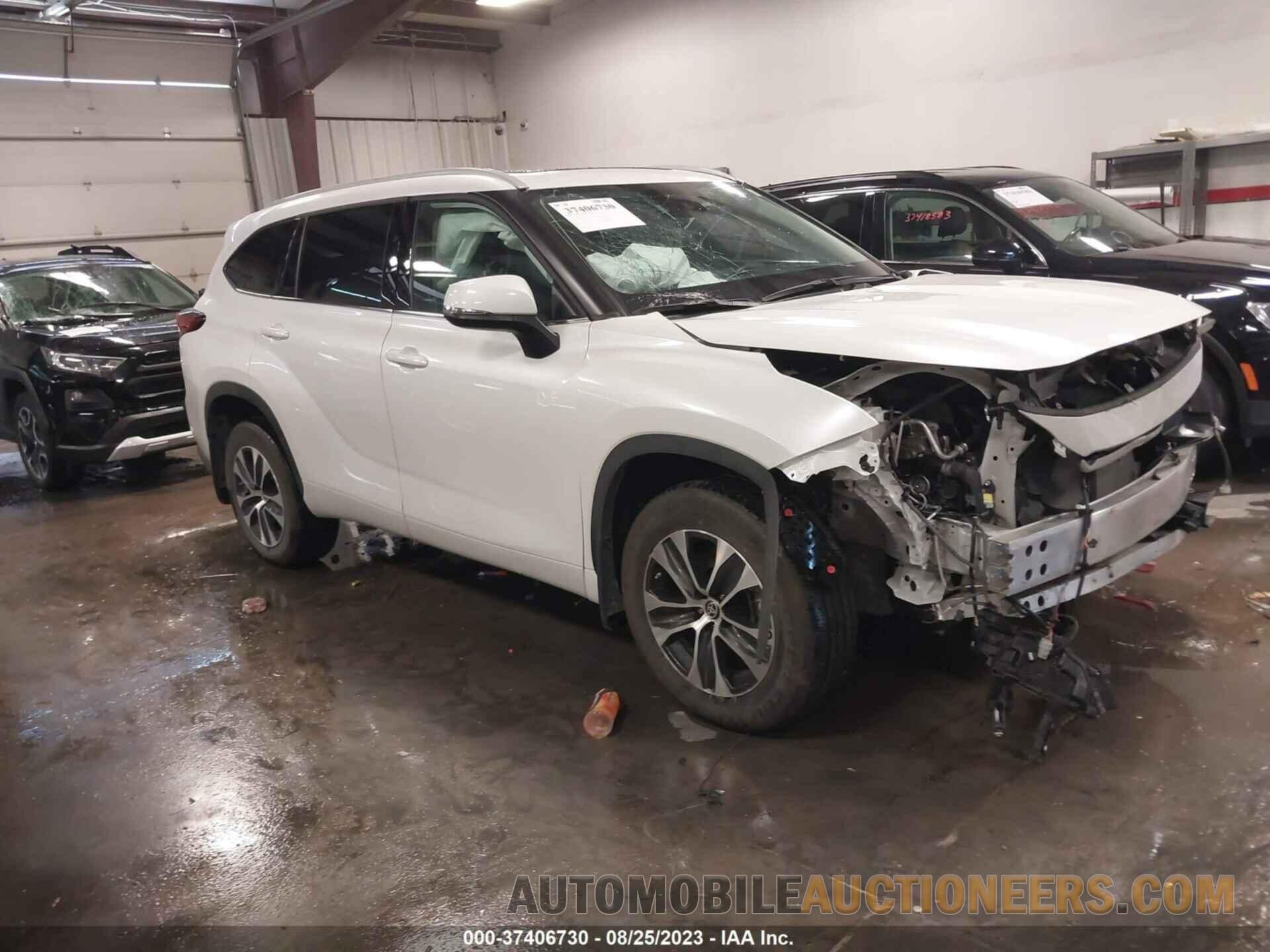 5TDGZRBH5NS243383 TOYOTA HIGHLANDER 2022