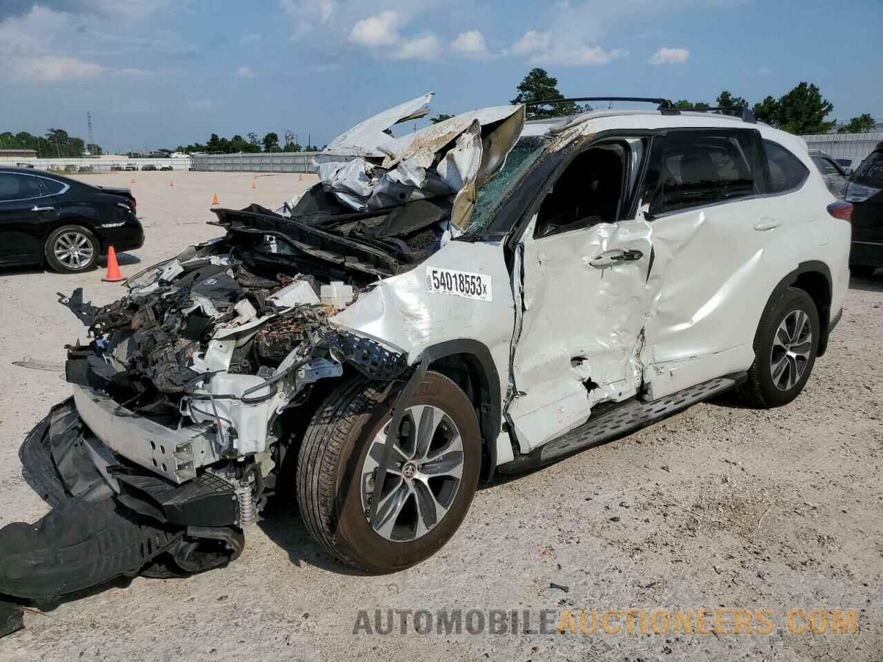 5TDGZRBH5NS585643 TOYOTA HIGHLANDER 2022