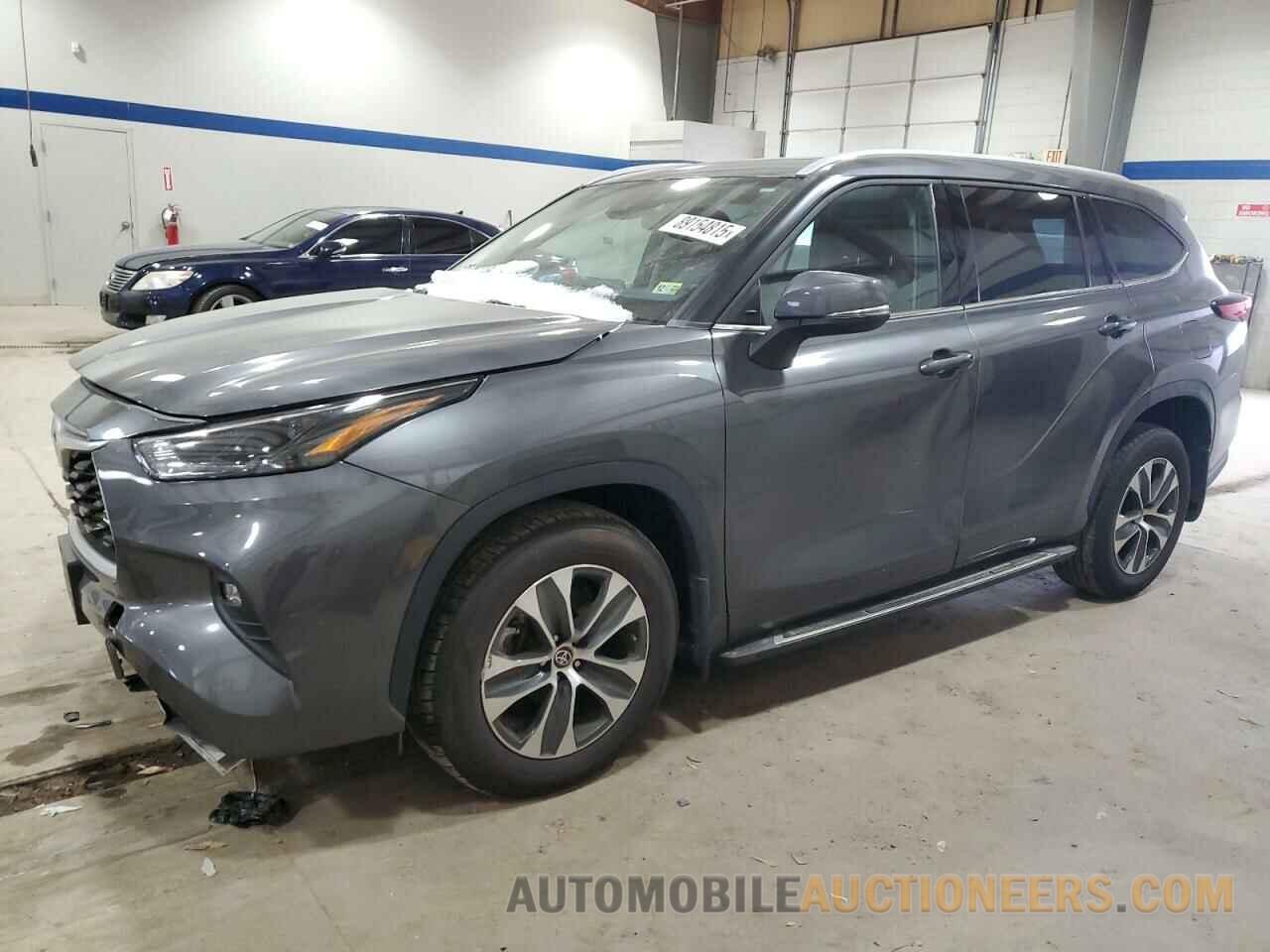 5TDGZRBH6NS593752 TOYOTA HIGHLANDER 2022