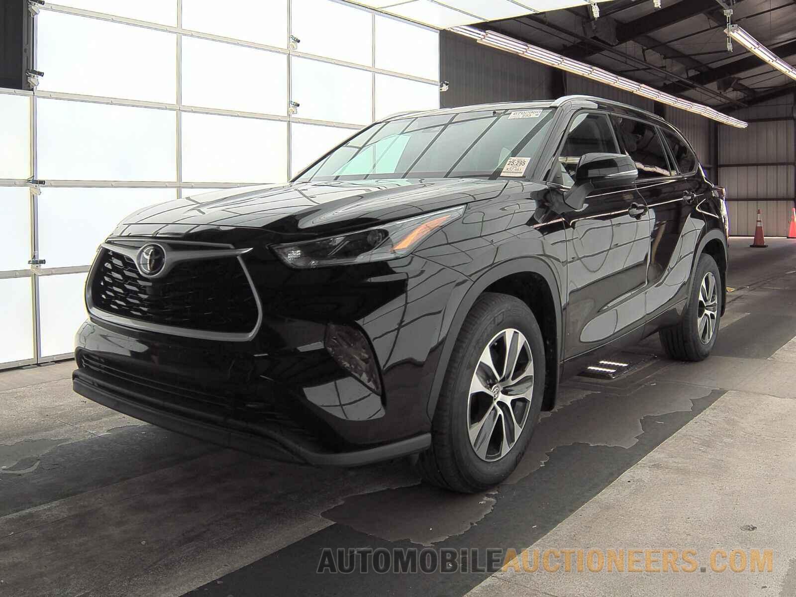 5TDGZRBH7MS085305 Toyota Highlander 2021