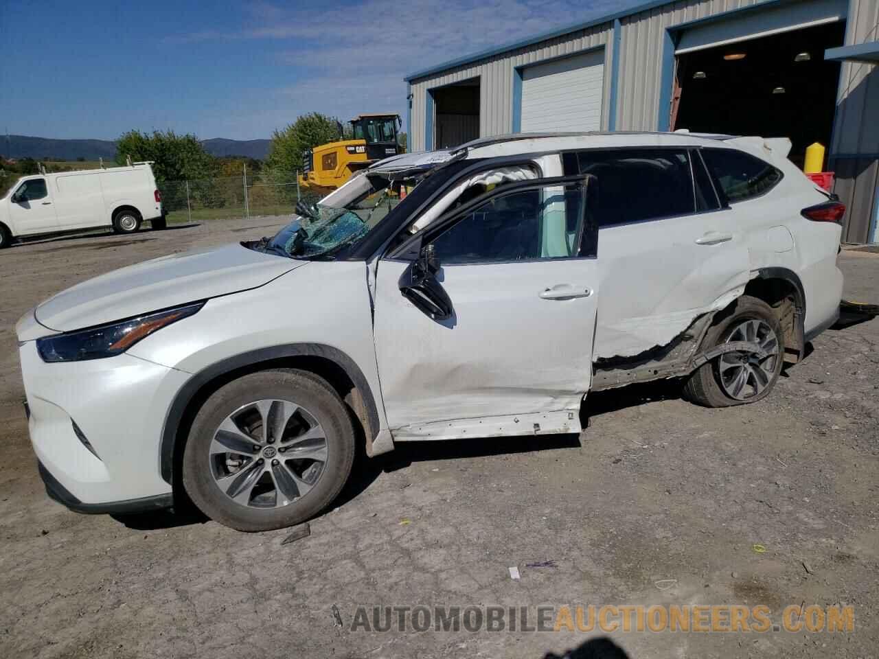 5TDGZRBH7NS576216 TOYOTA HIGHLANDER 2022