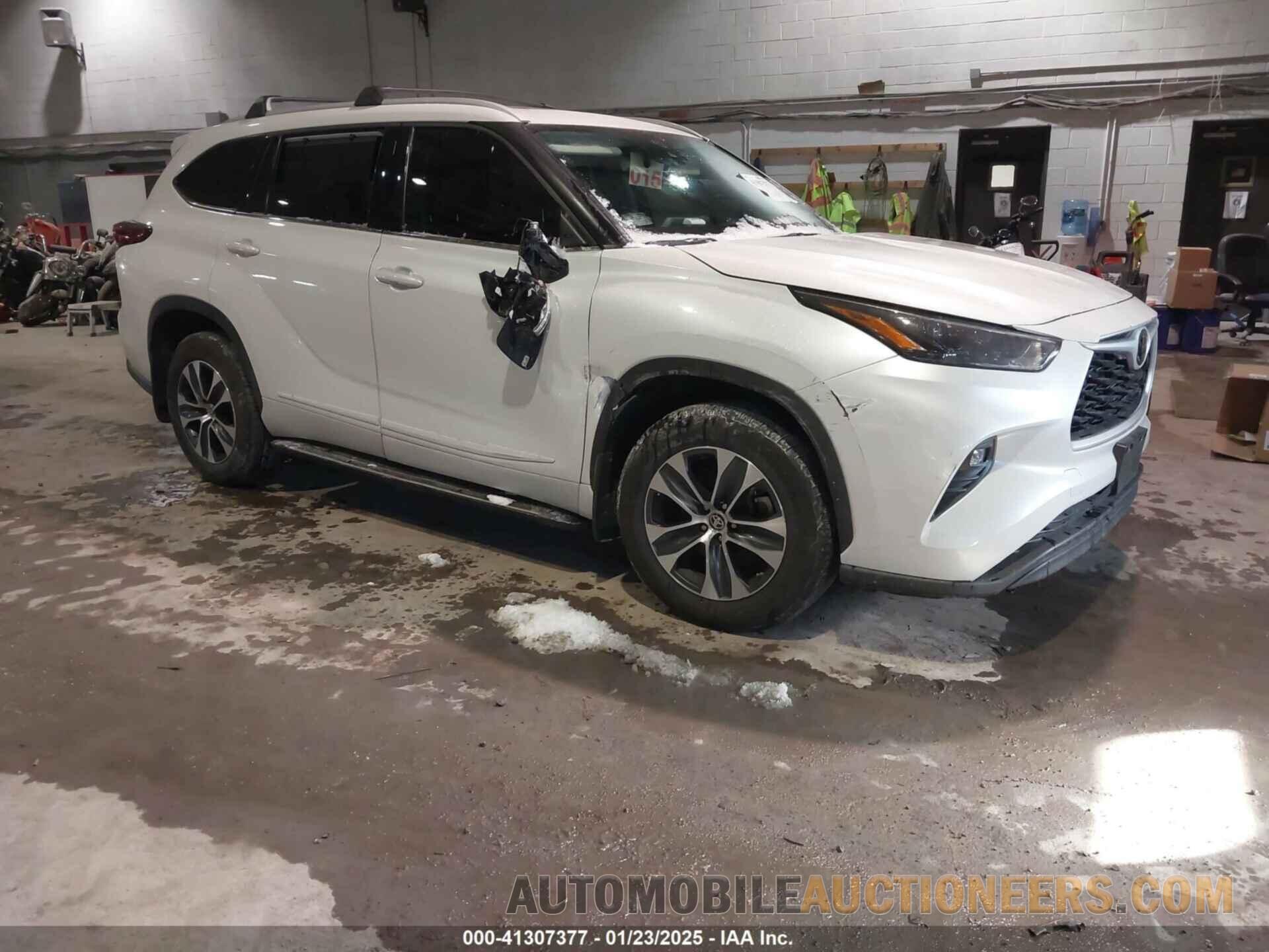 5TDGZRBH7NS593517 TOYOTA HIGHLANDER 2022