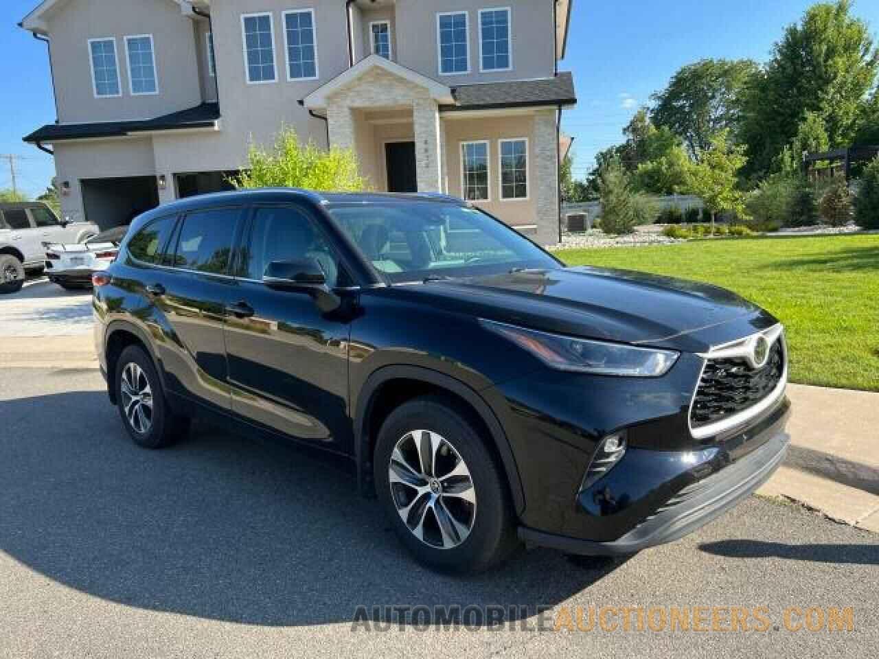 5TDGZRBH8MS121244 TOYOTA HIGHLANDER 2021