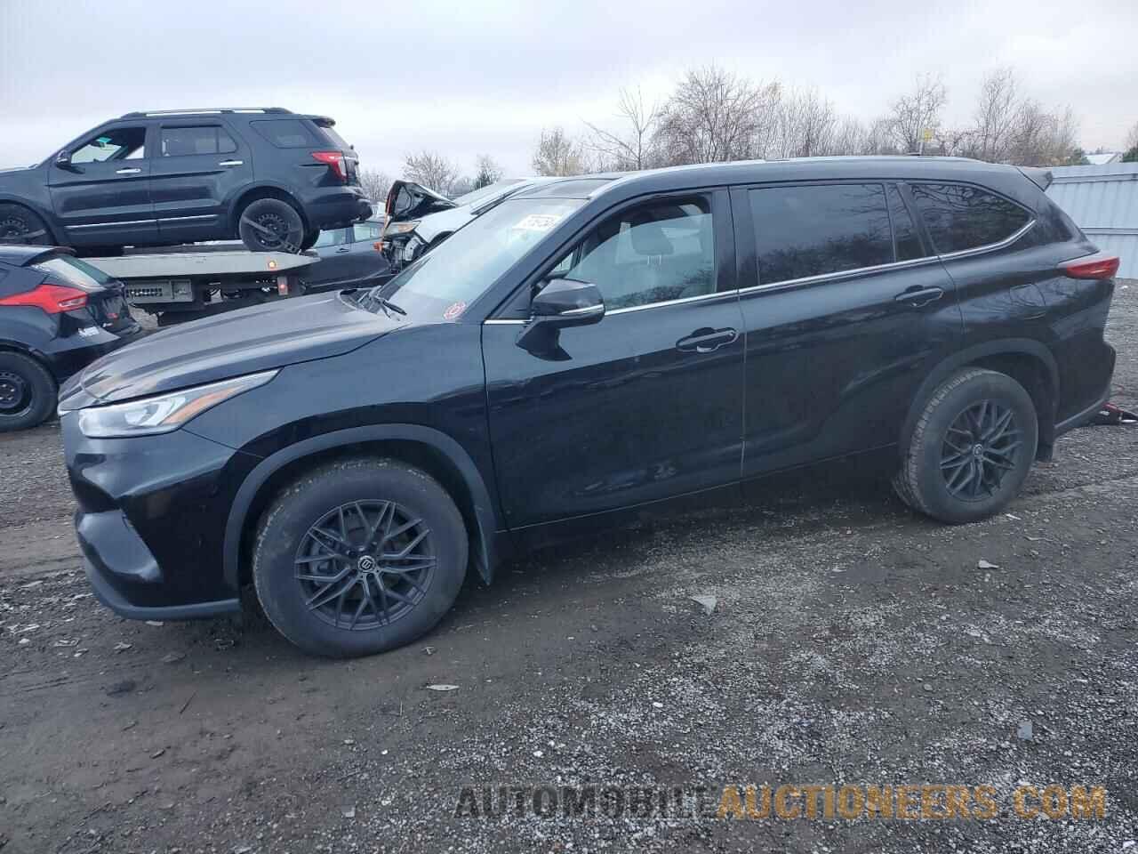 5TDGZRBH8NS181882 TOYOTA HIGHLANDER 2022