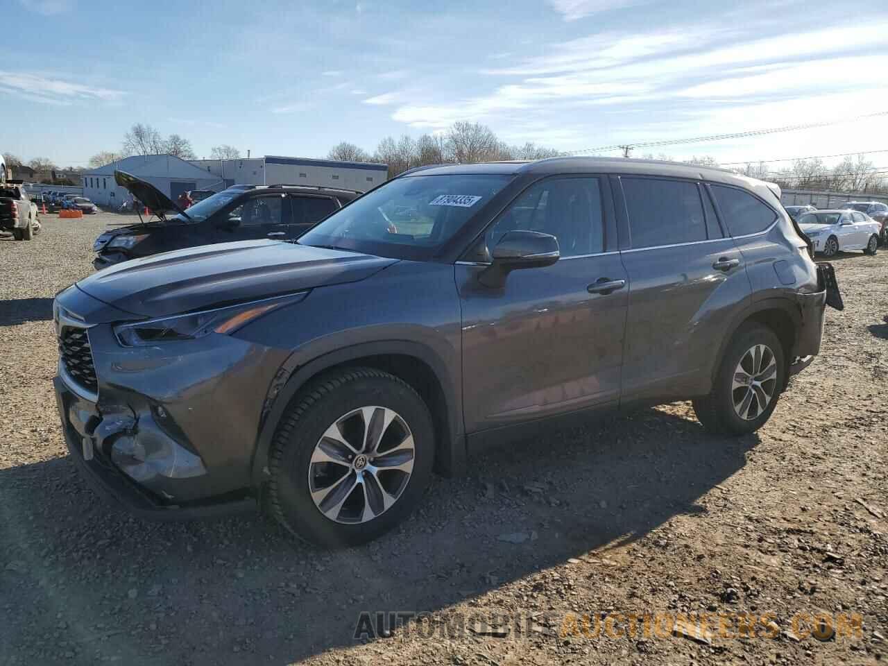 5TDGZRBH8NS255978 TOYOTA HIGHLANDER 2022