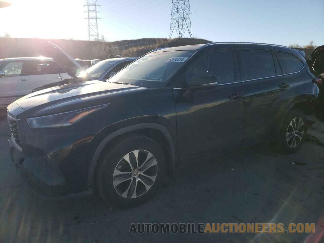 5TDGZRBH9MS141826 TOYOTA HIGHLANDER 2021