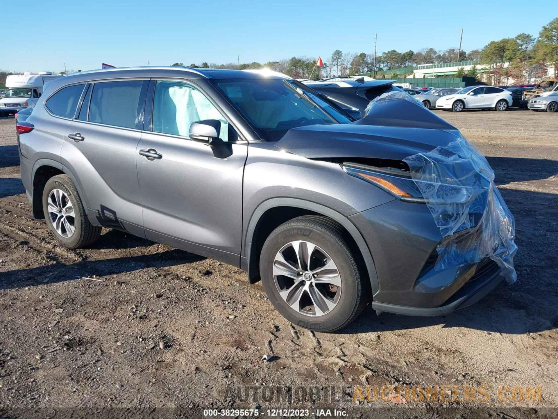 5TDGZRBH9MS526948 TOYOTA HIGHLANDER 2021