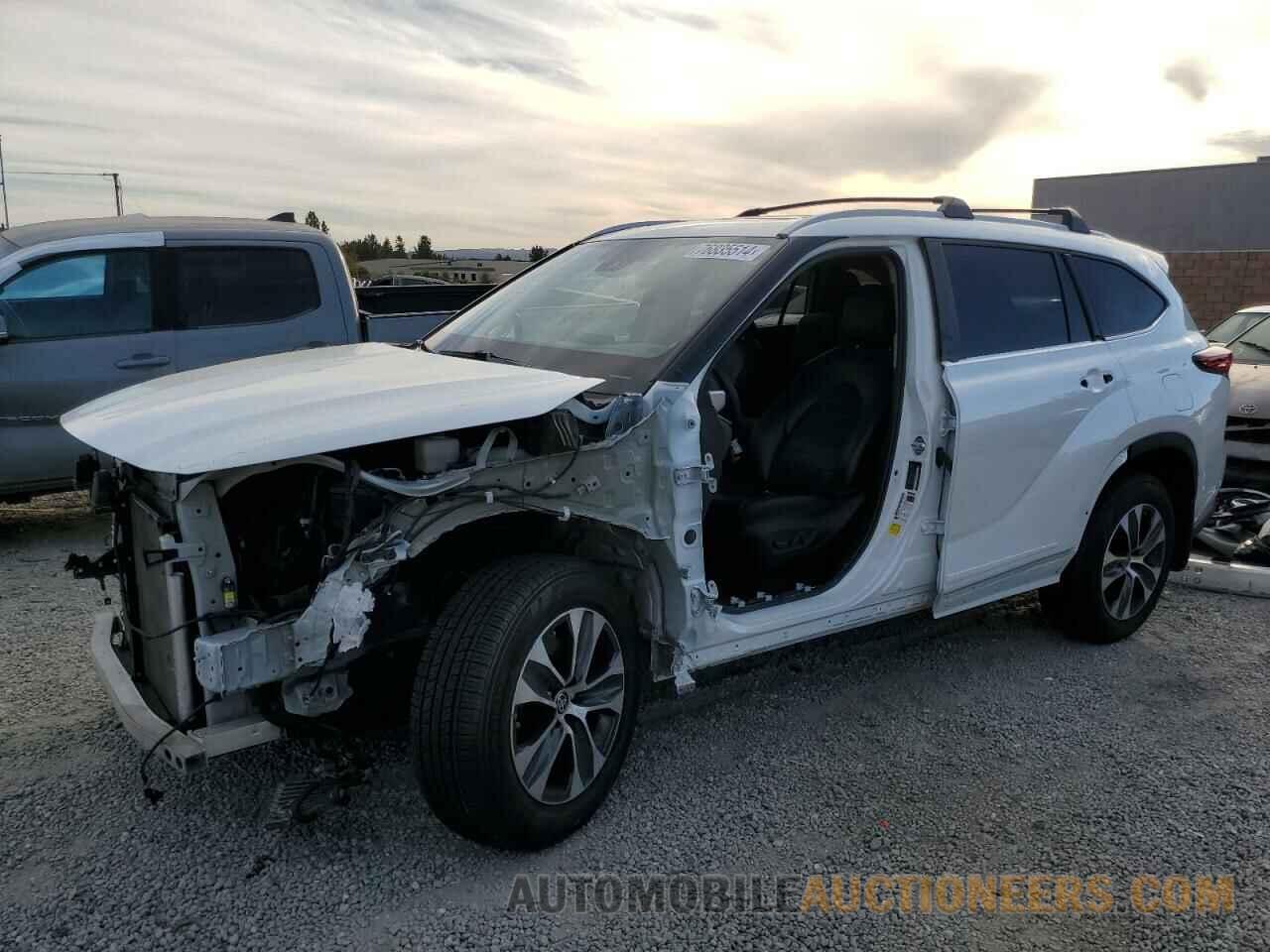 5TDGZRBH9NS591347 TOYOTA HIGHLANDER 2022