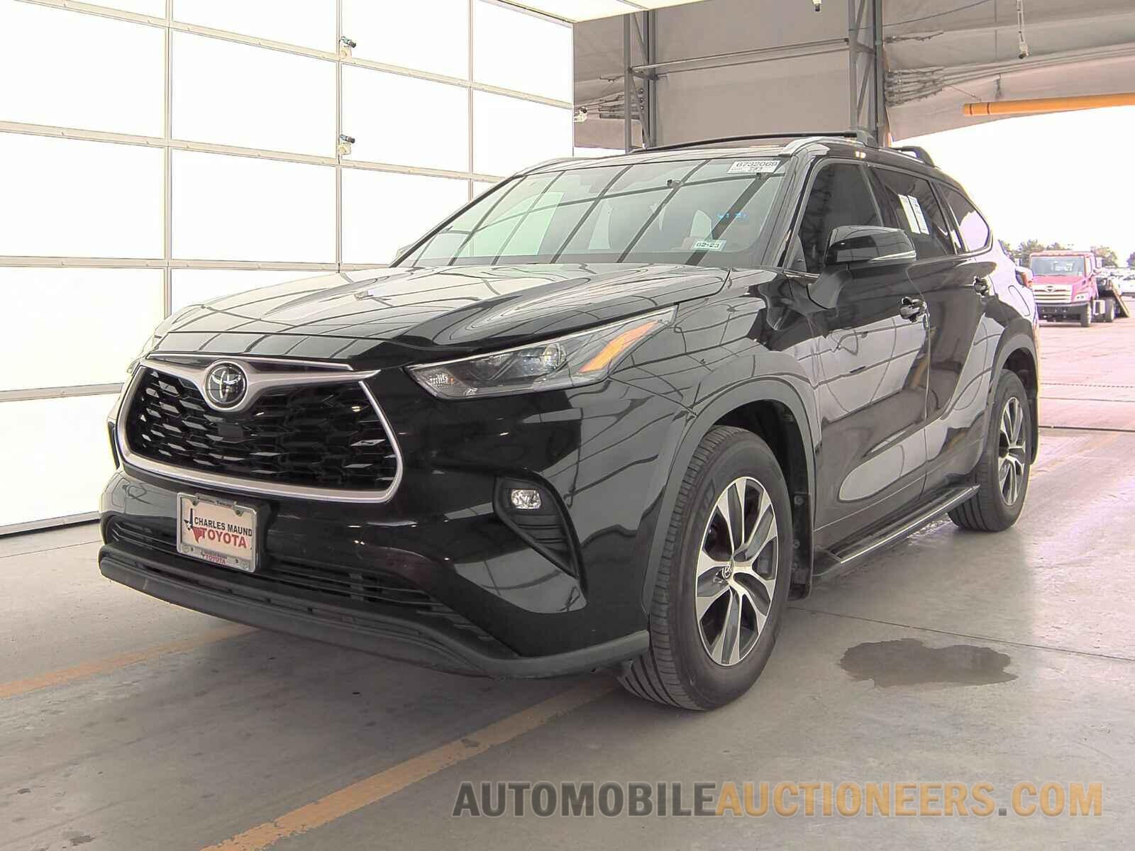 5TDGZRBHXMS092345 Toyota Highlander 2021