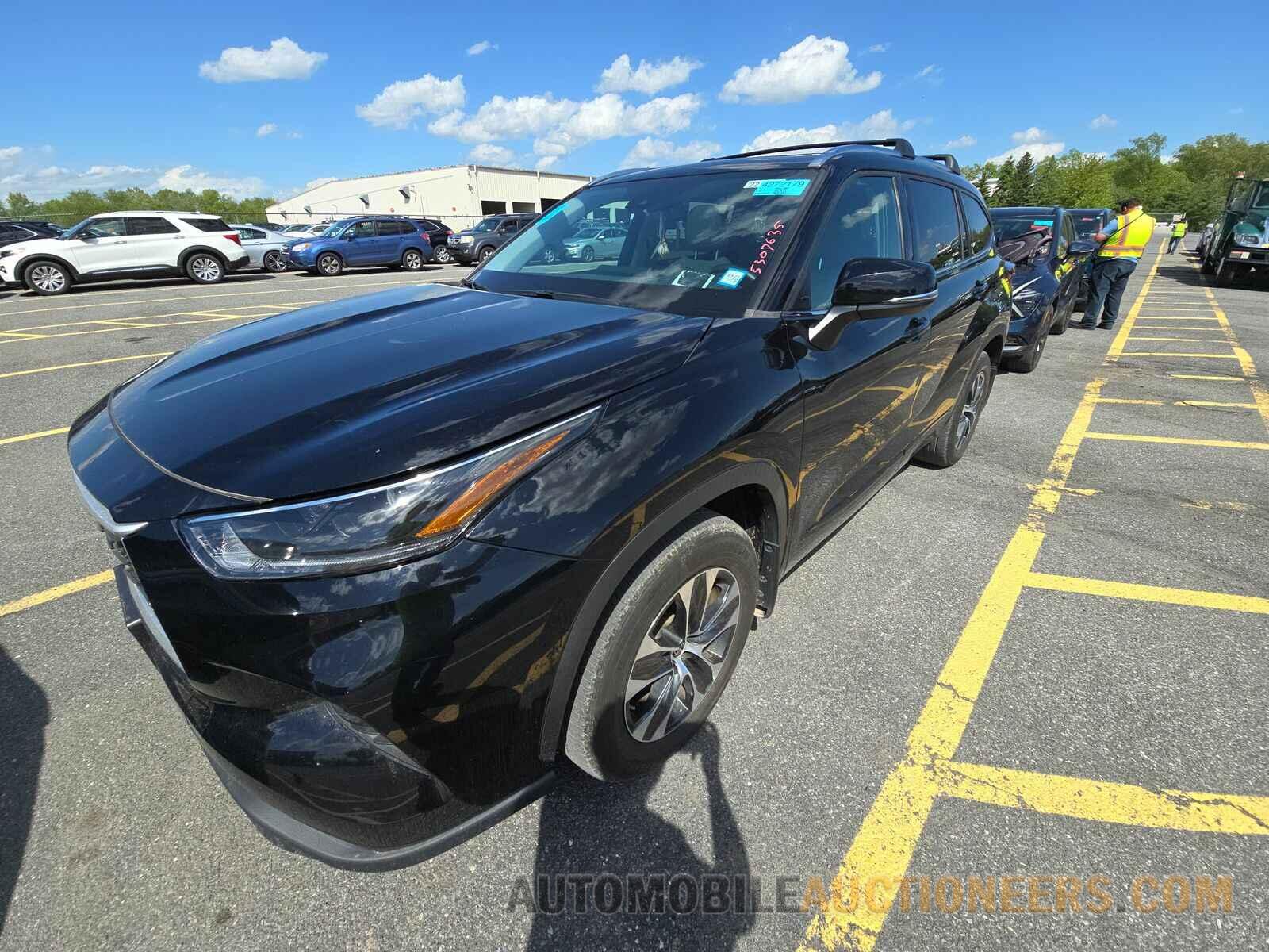 5TDGZRBHXMS095536 Toyota Highlander 2021