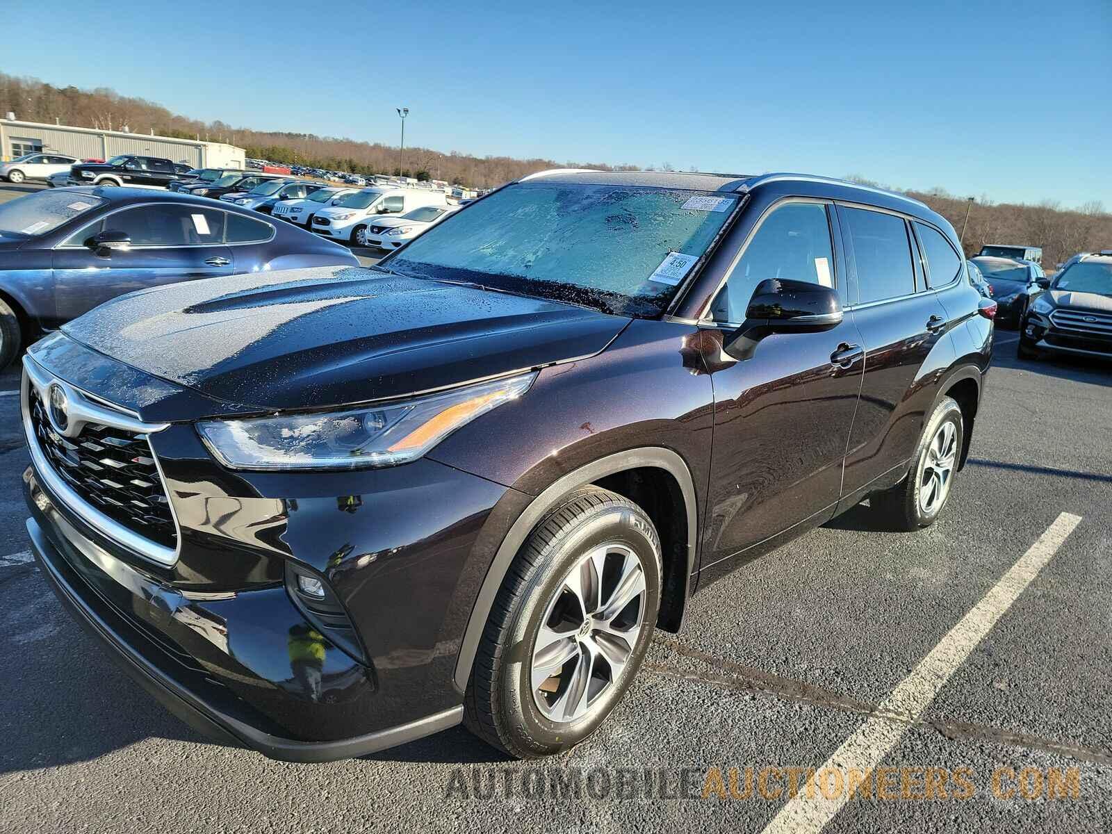 5TDGZRBHXMS128275 Toyota Highlander 2021