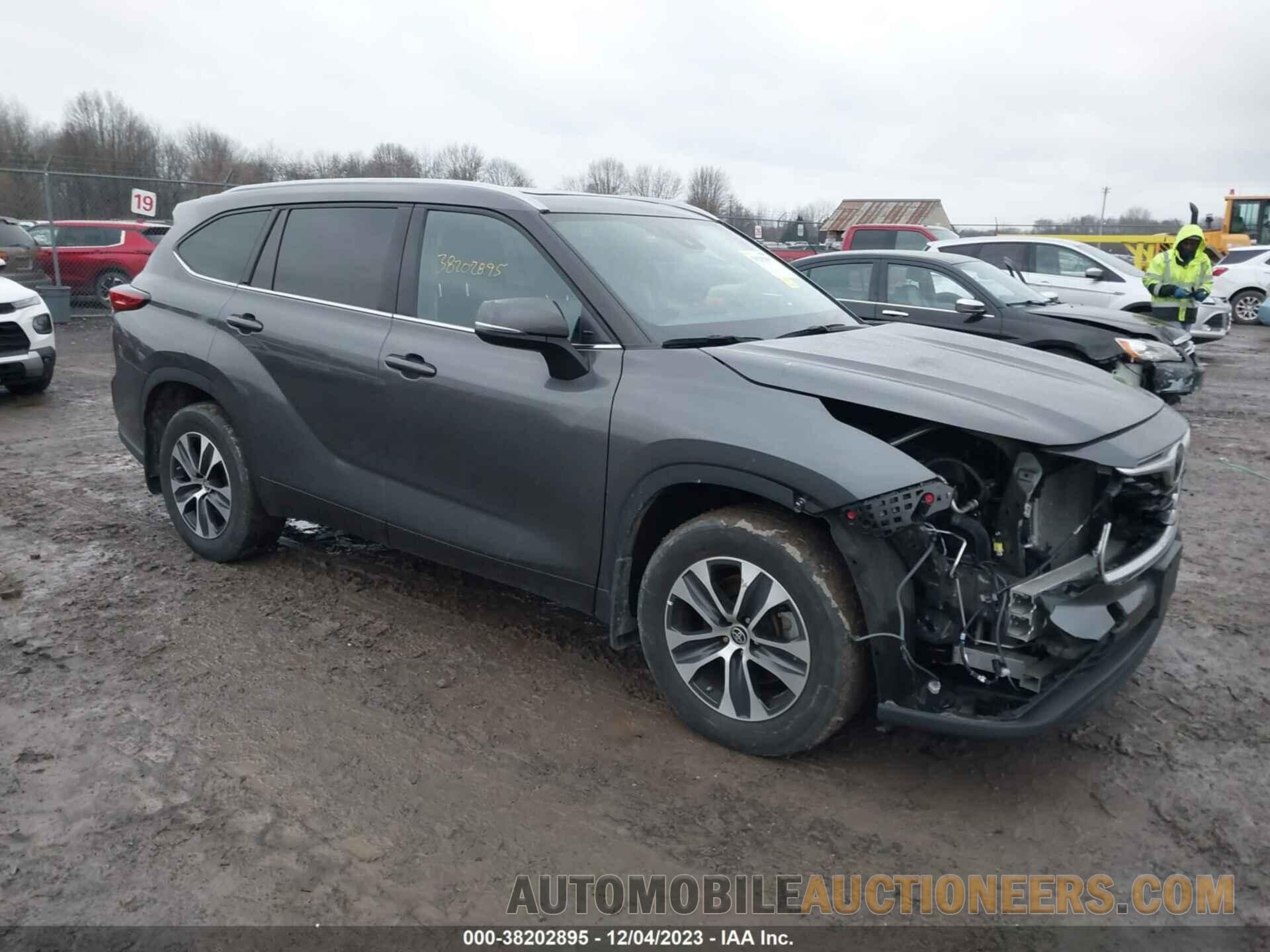 5TDGZRBHXNS201825 TOYOTA HIGHLANDER 2022