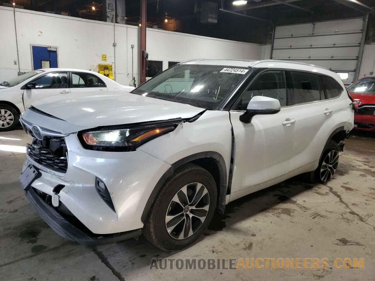 5TDGZRBHXNS242651 TOYOTA HIGHLANDER 2022