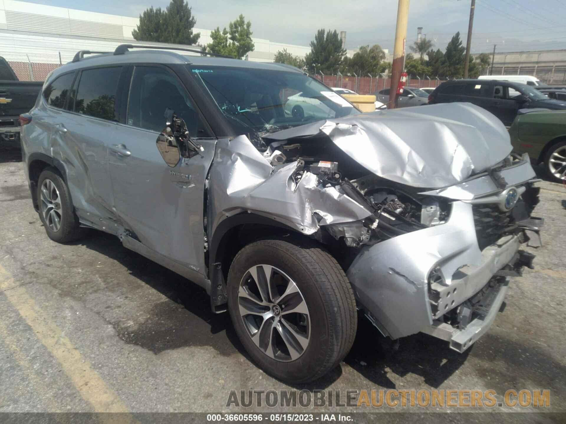 5TDHBRCH1MS526577 TOYOTA HIGHLANDER 2021