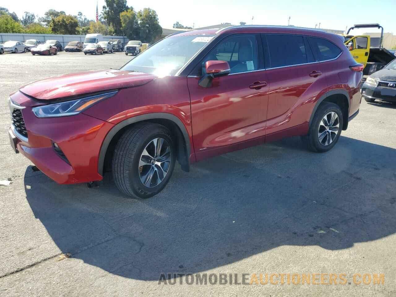 5TDHBRCH1NS542781 TOYOTA HIGHLANDER 2022