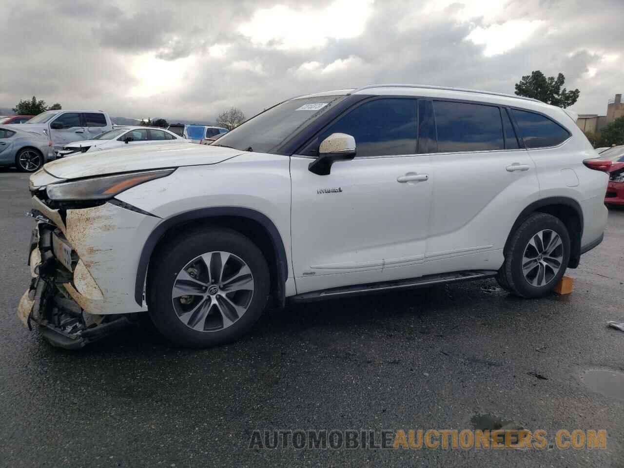 5TDHBRCH2MS033880 TOYOTA HIGHLANDER 2021