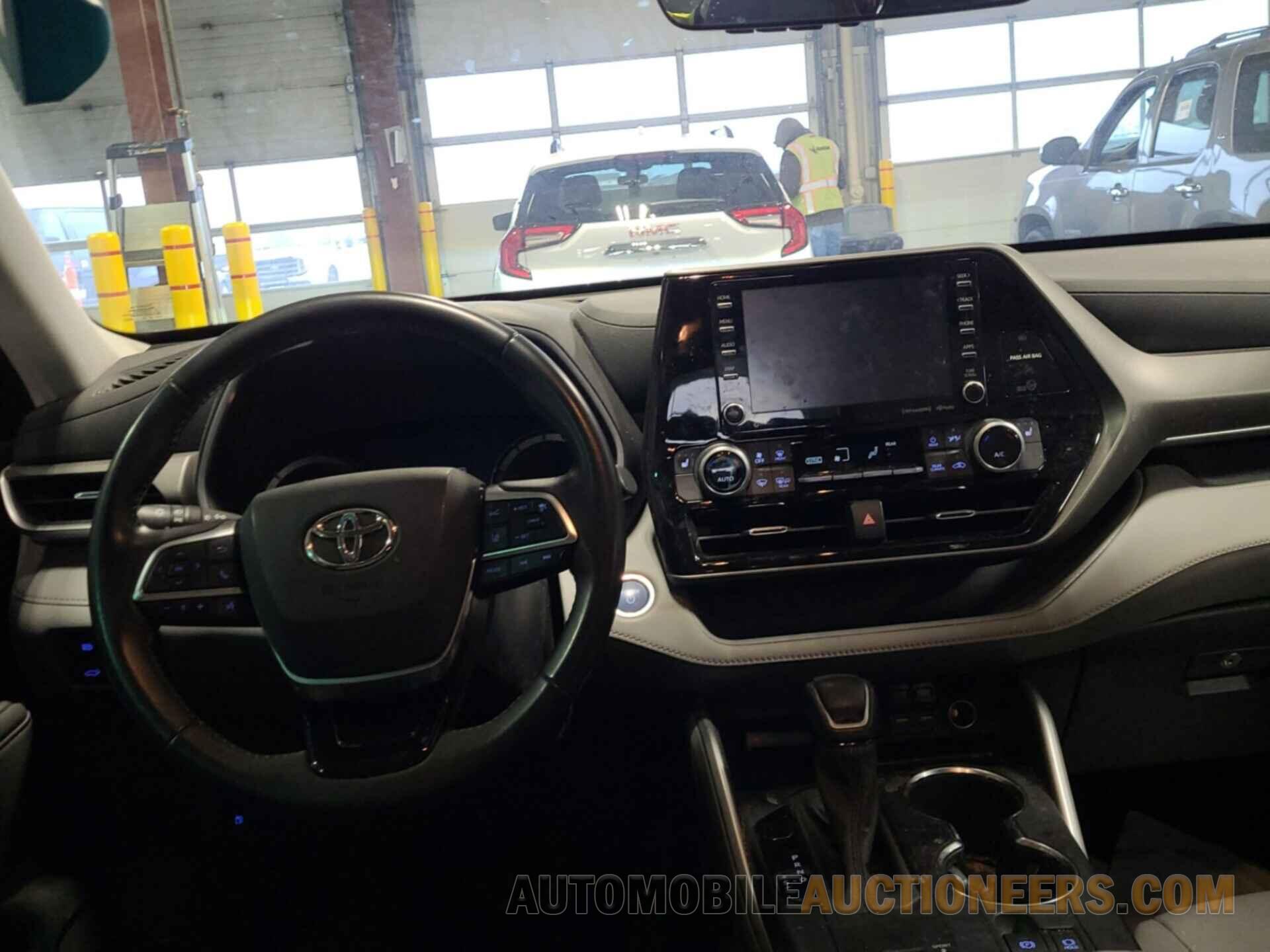 5TDHBRCH3MS067195 TOYOTA HIGHLANDER 2021