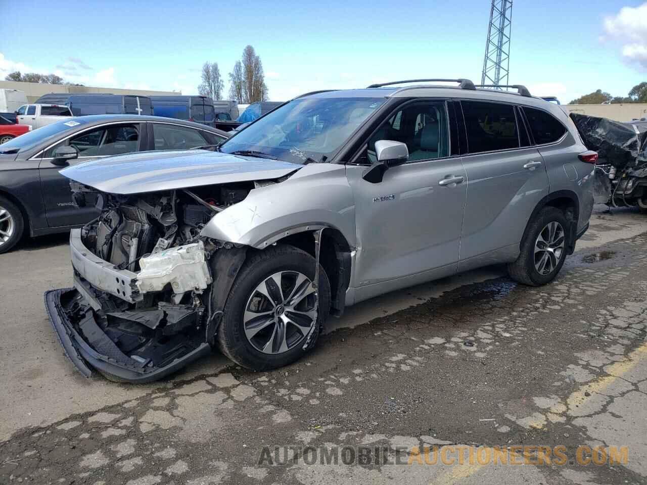 5TDHBRCH4MS058425 TOYOTA HIGHLANDER 2021